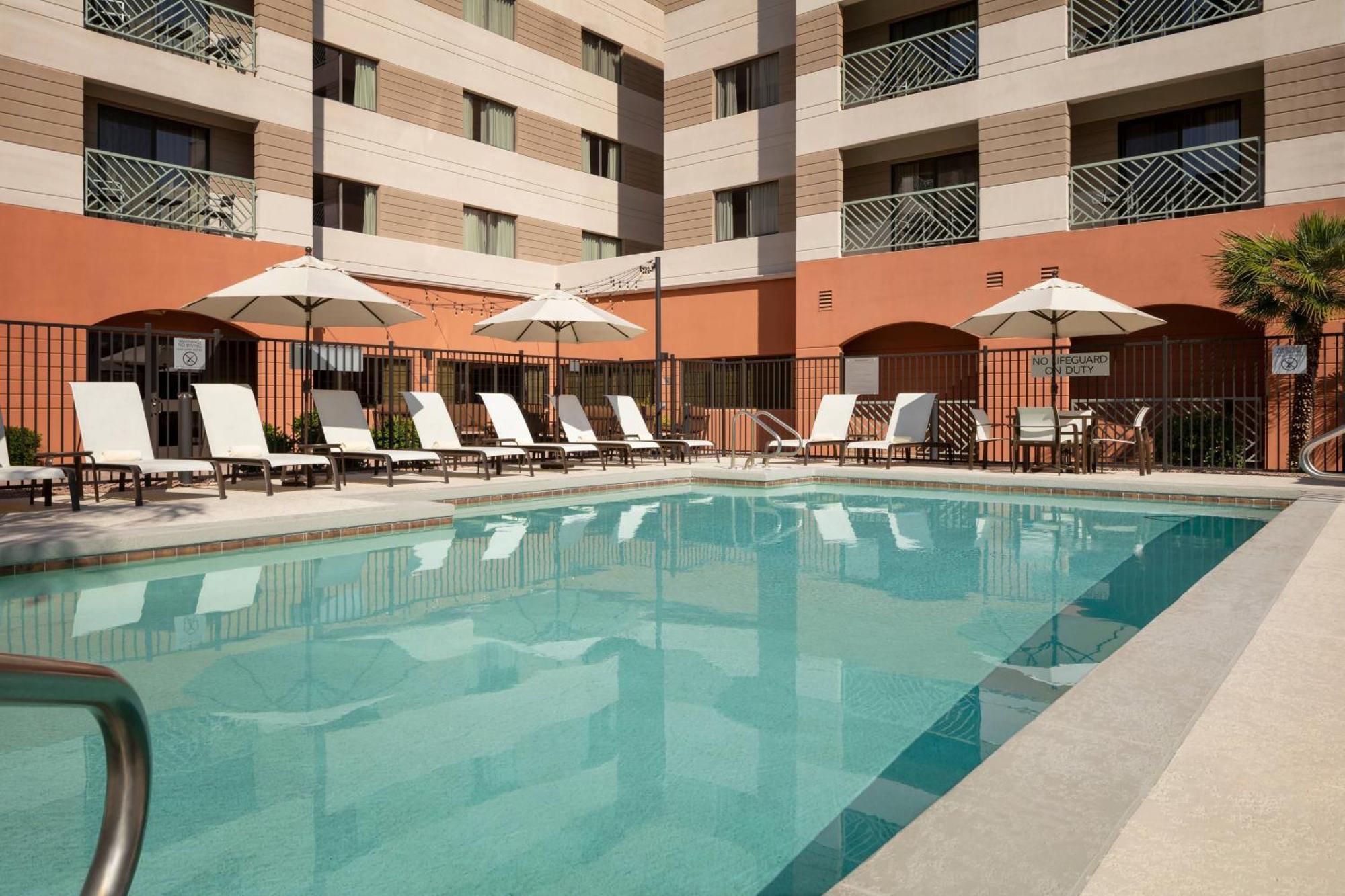 Hotel Courtyard By Marriott Old Town