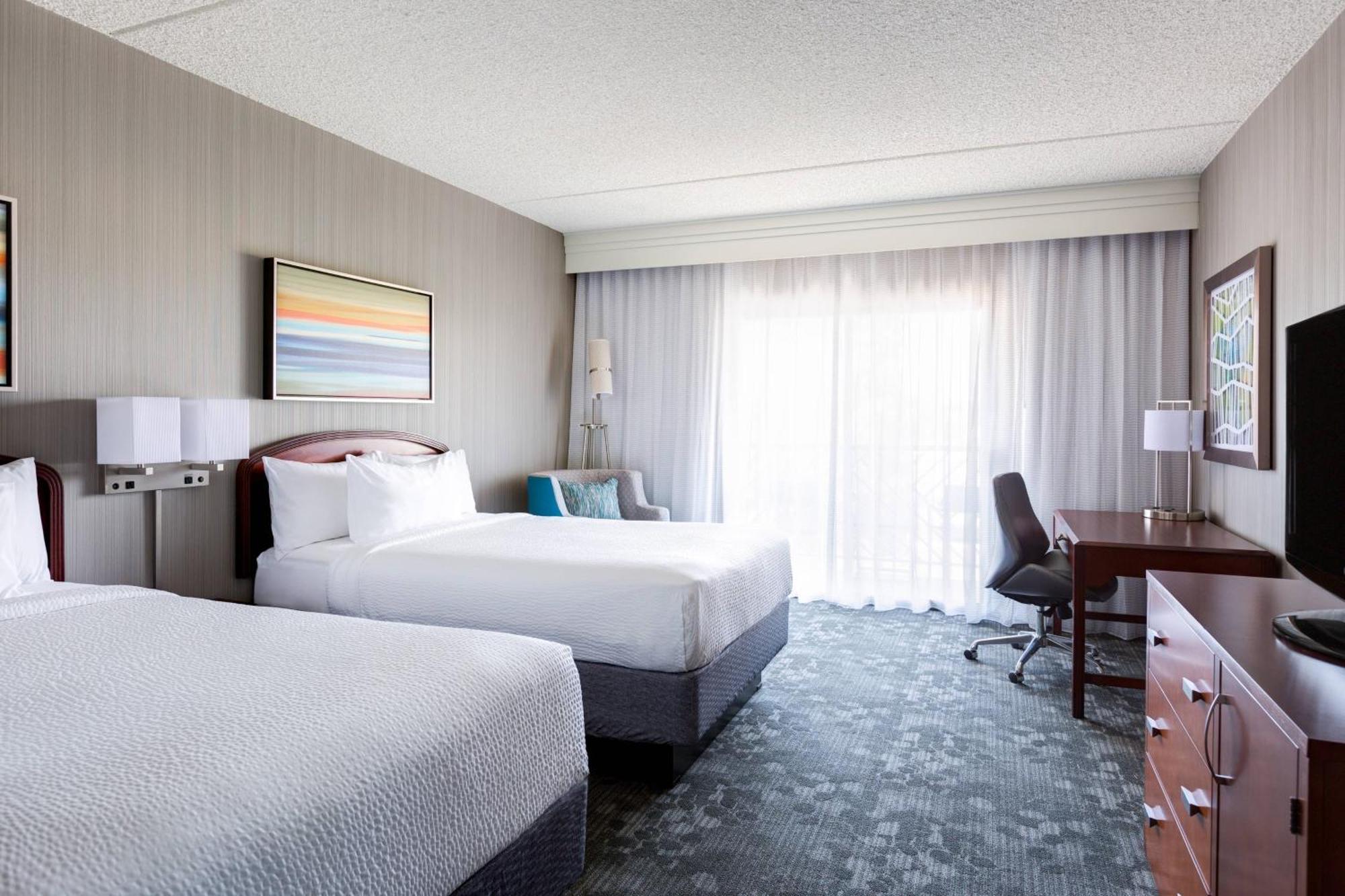 Courtyard By Marriott Old Town Hotel 3*