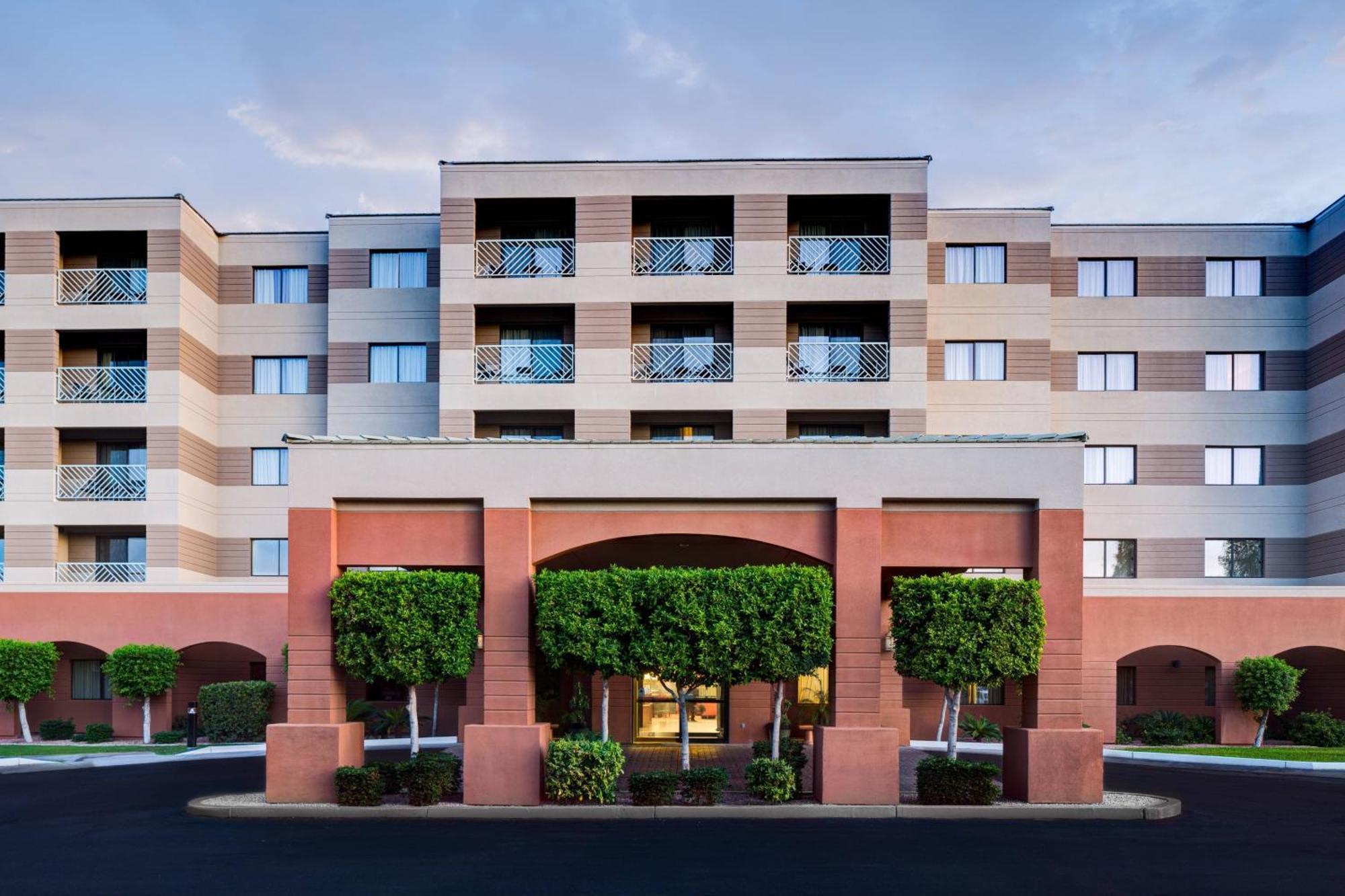 Hotel Courtyard By Marriott Old Town 3*