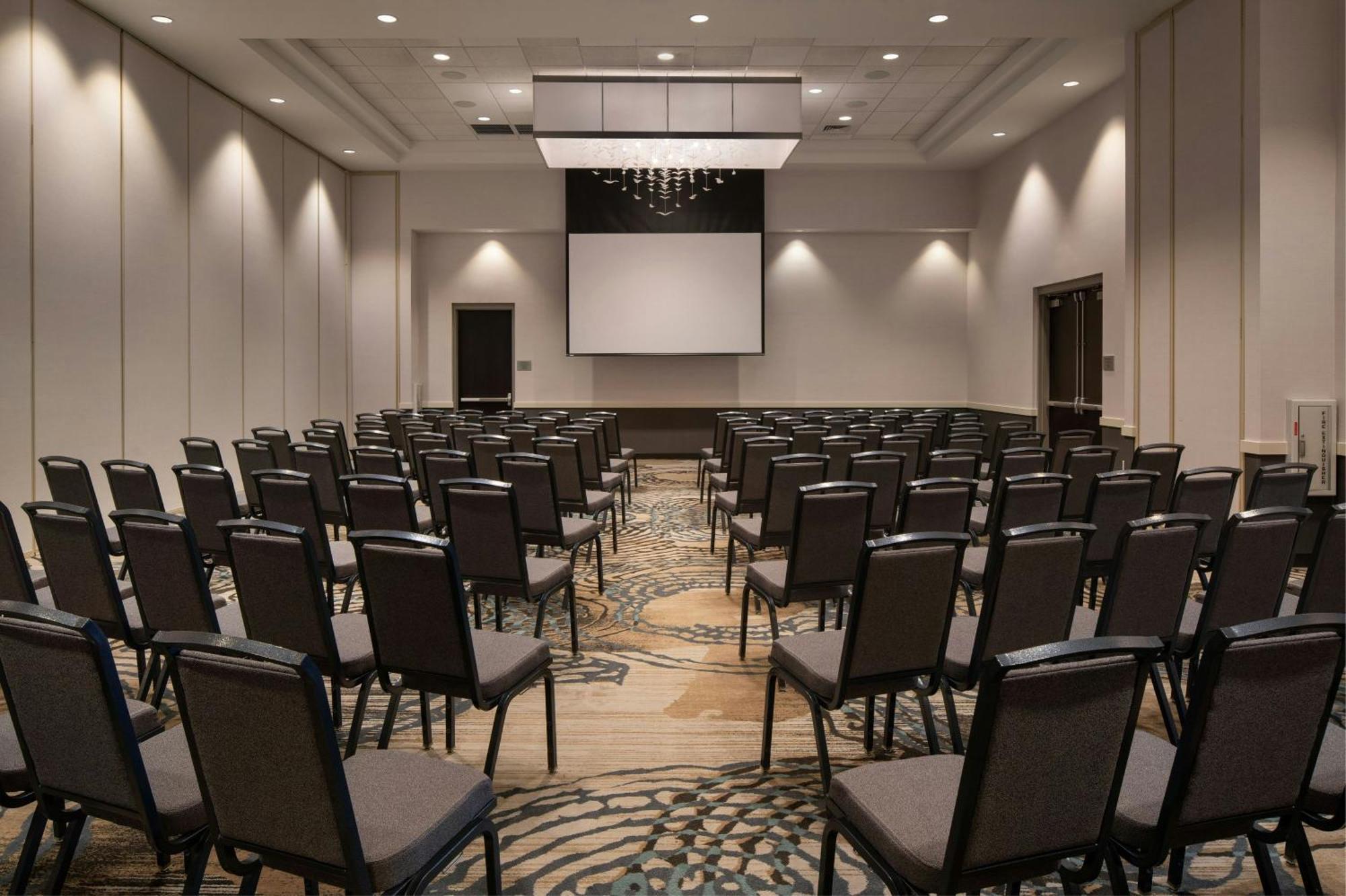 Courtyard By Marriott Salt River Hotel