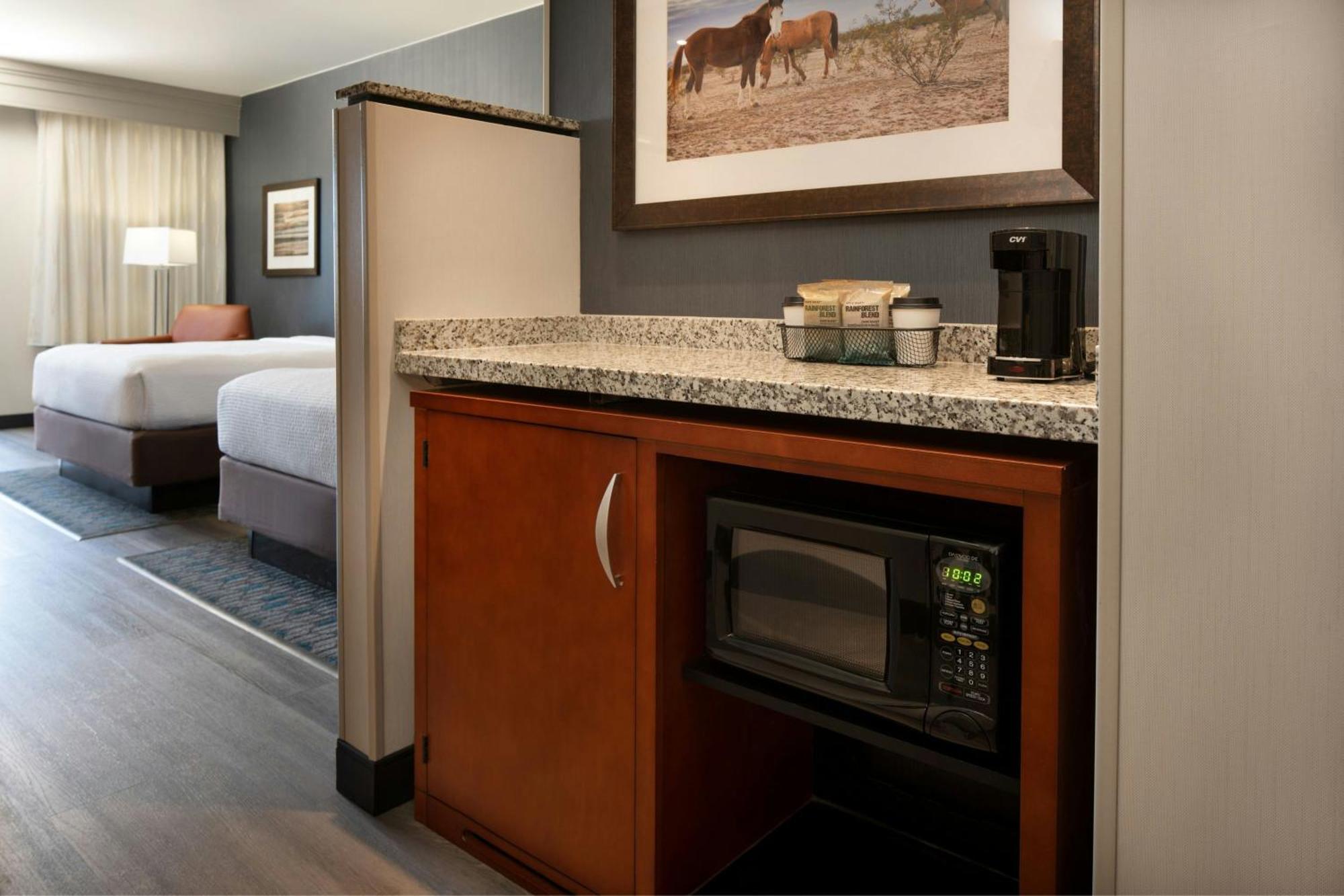 Courtyard By Marriott Salt River Hotel