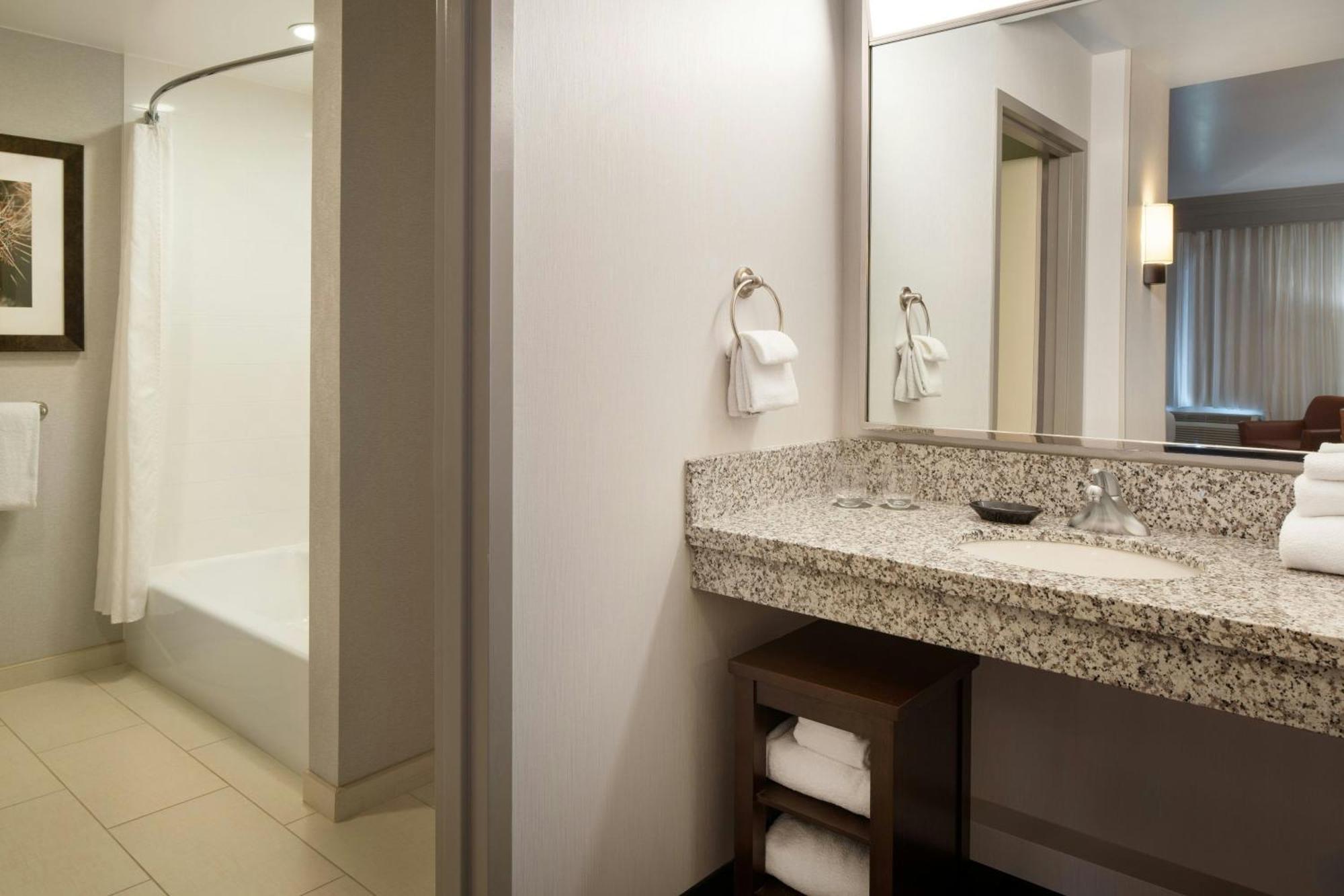 Hotel Courtyard By Marriott Salt River 3*
