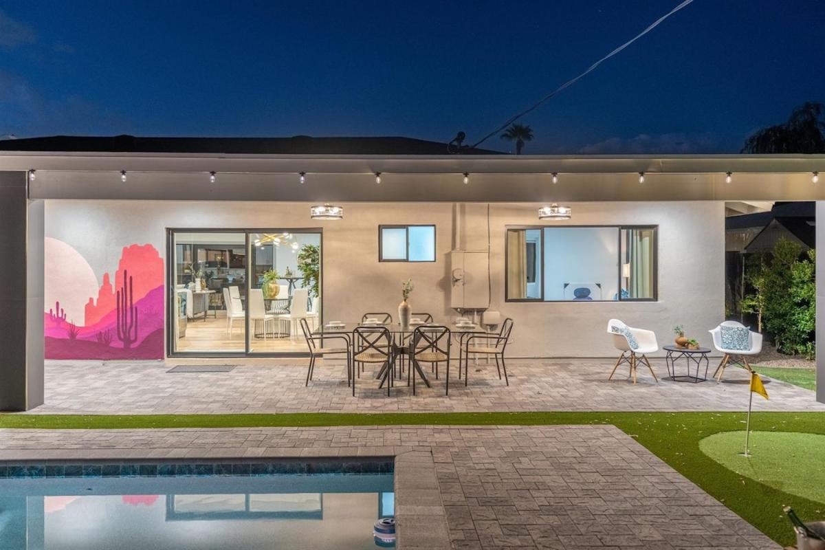 Luxury Retreat, Heated Pool, Mini Golf And Old Town Holiday home *