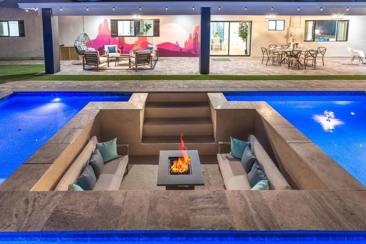 Luxury Retreat, Heated Pool, Mini Golf And Old Town Holiday home