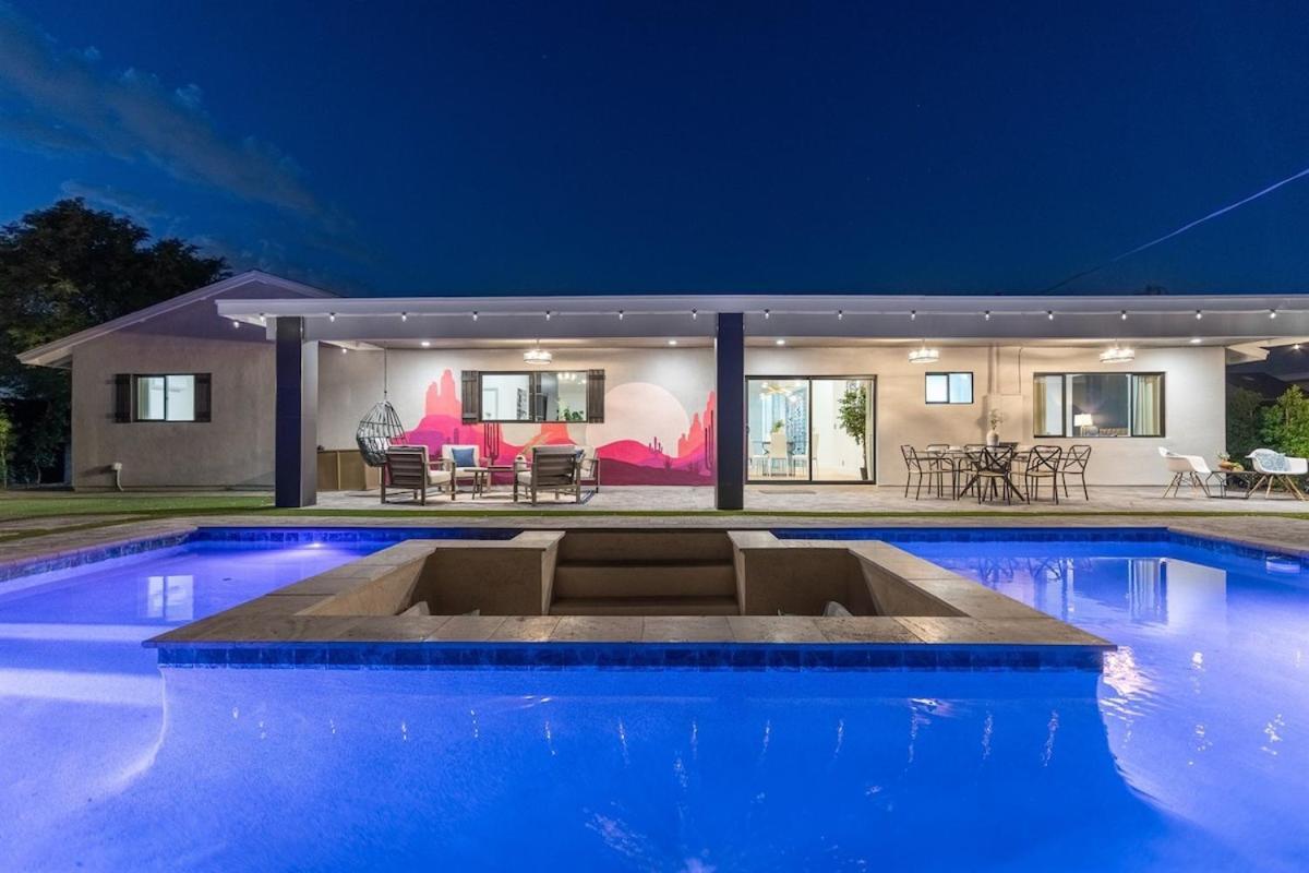 Luxury Retreat, Heated Pool, Mini Golf And Old Town Holiday home
