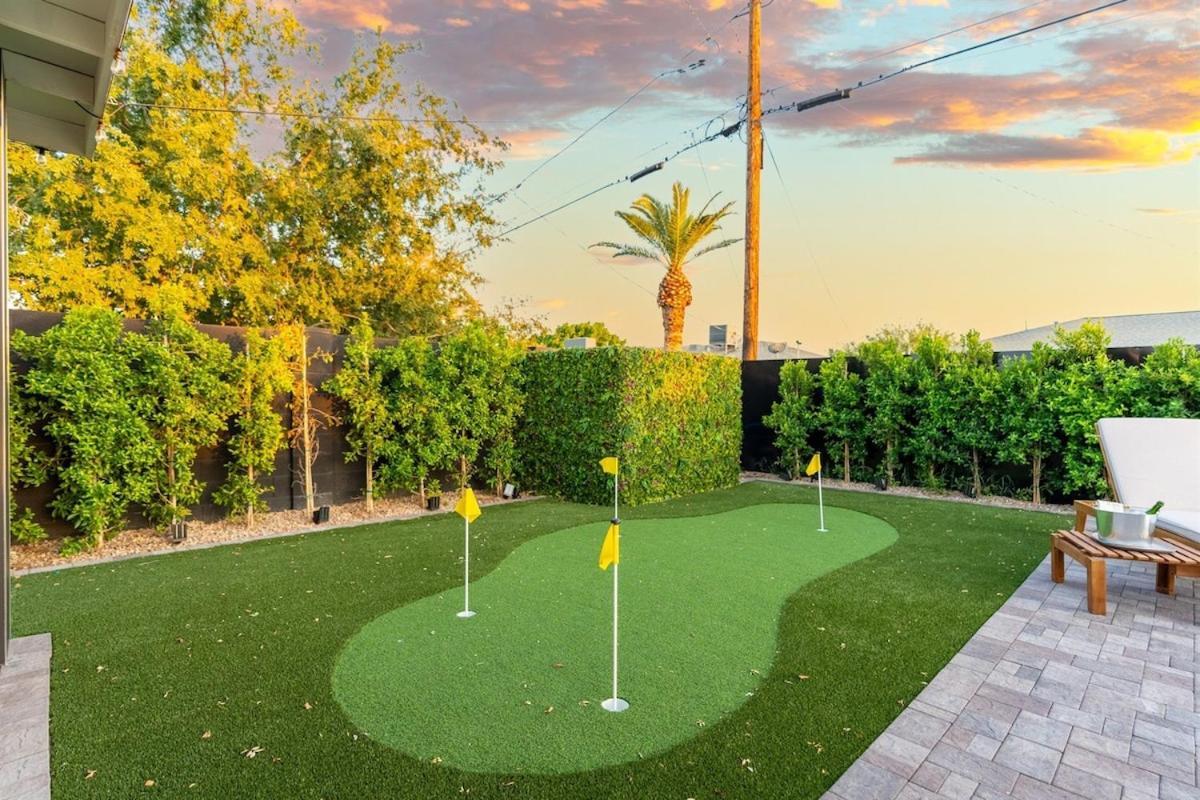 Luxury Retreat, Heated Pool, Mini Golf And Old Town Holiday home *