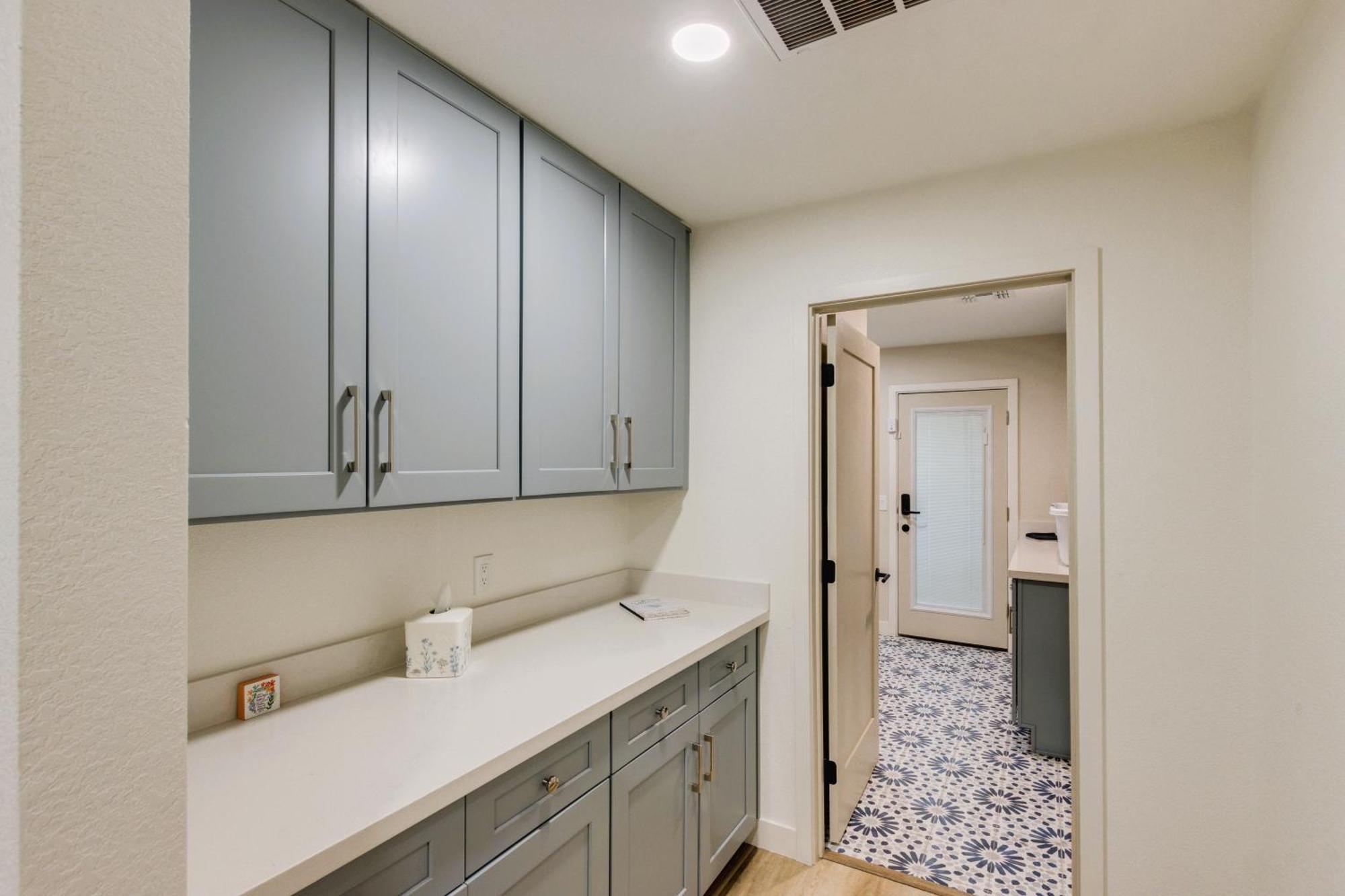 Chaparral Dog Park, Heated Pool, Billiards, Ping Pong, Fees! * Scottsdale
