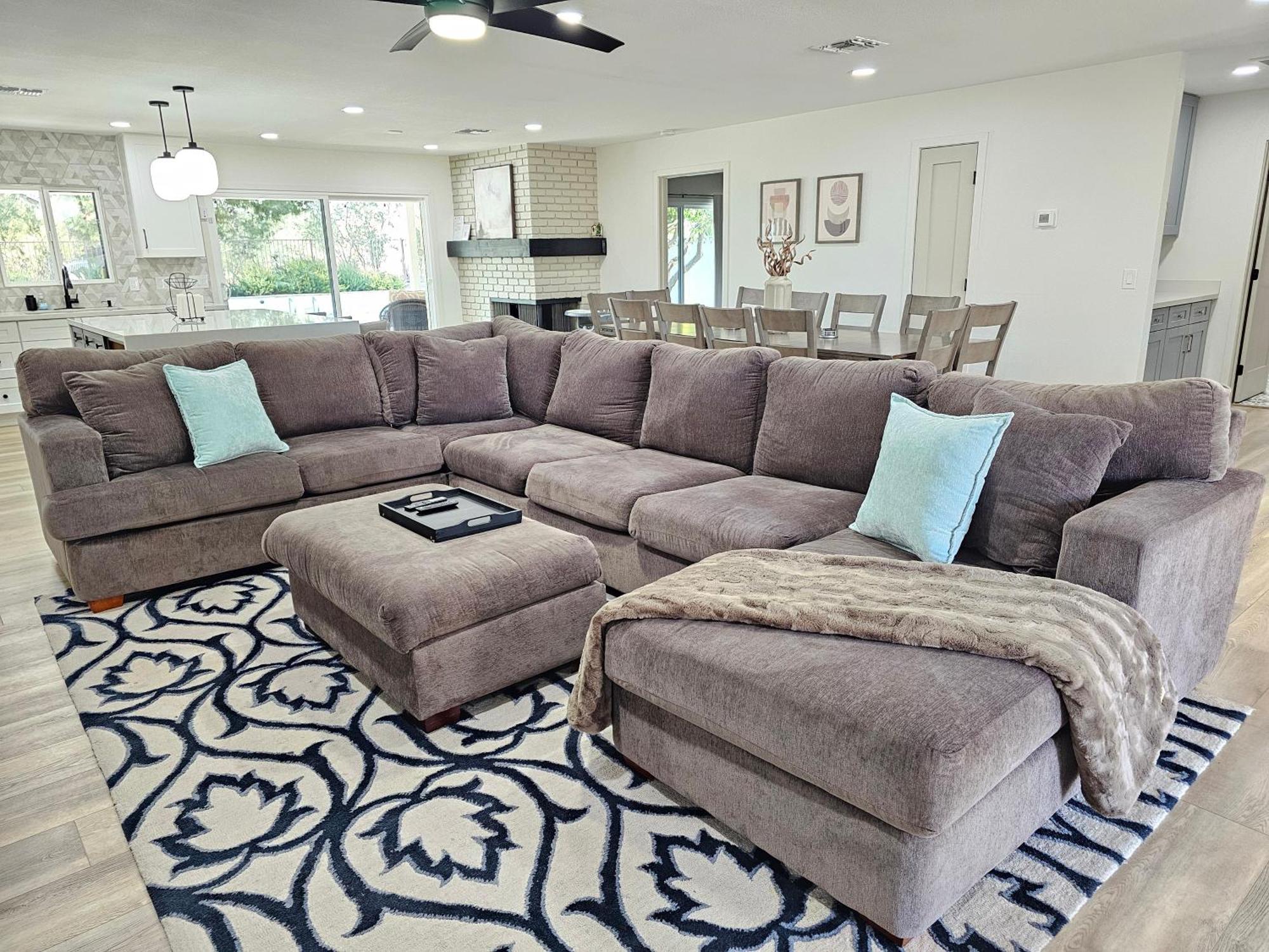 Holiday home Chaparral Dog Park, Heated Pool, Billiards, Ping Pong, Fees!