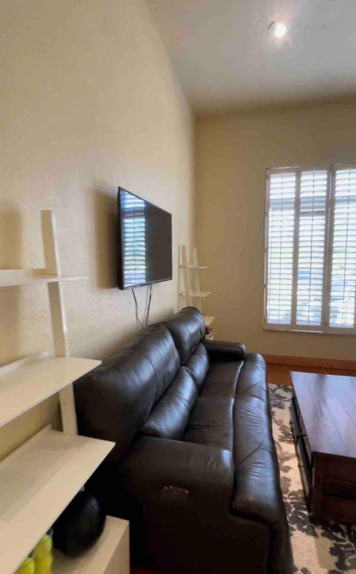 Luxury-3 Bed-two Full Master-best Location Holiday home *
