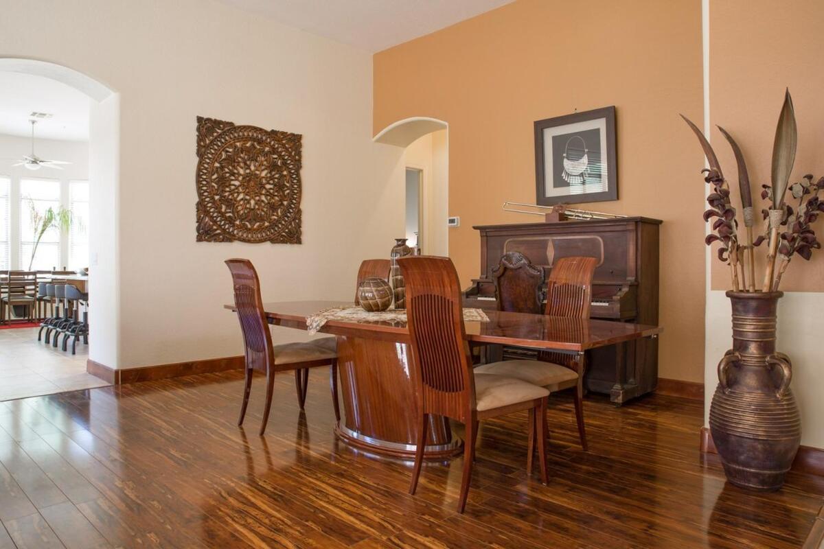 Holiday home Luxury-3 Bed-two Full Master-best Location *