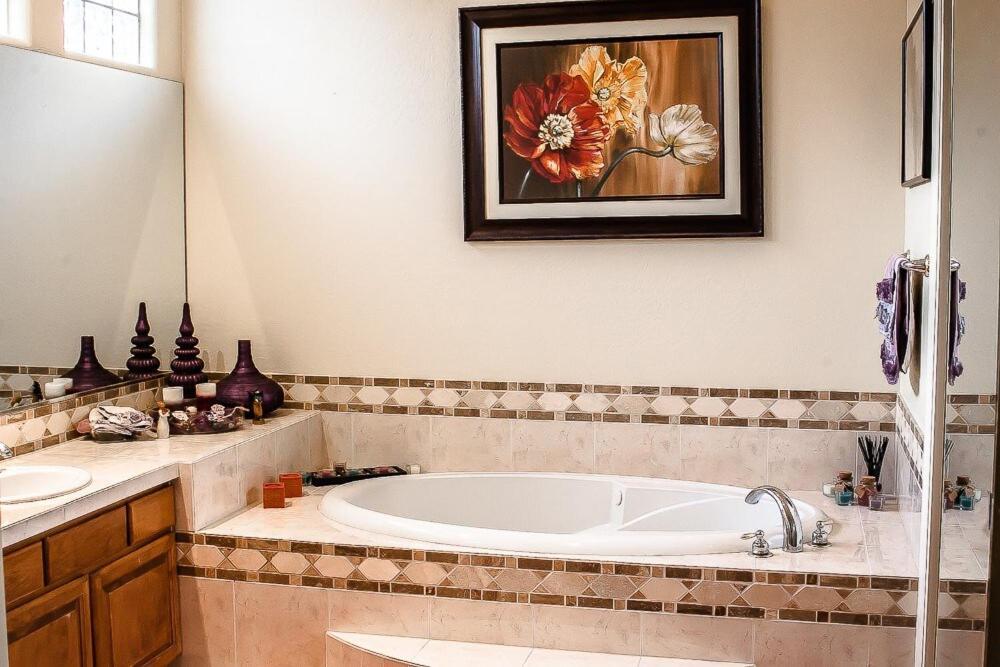 Holiday home Luxury-3 Bed-two Full Master-best Location Scottsdale