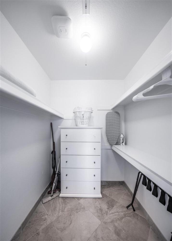 228 Fully Furnished, Wifi Included