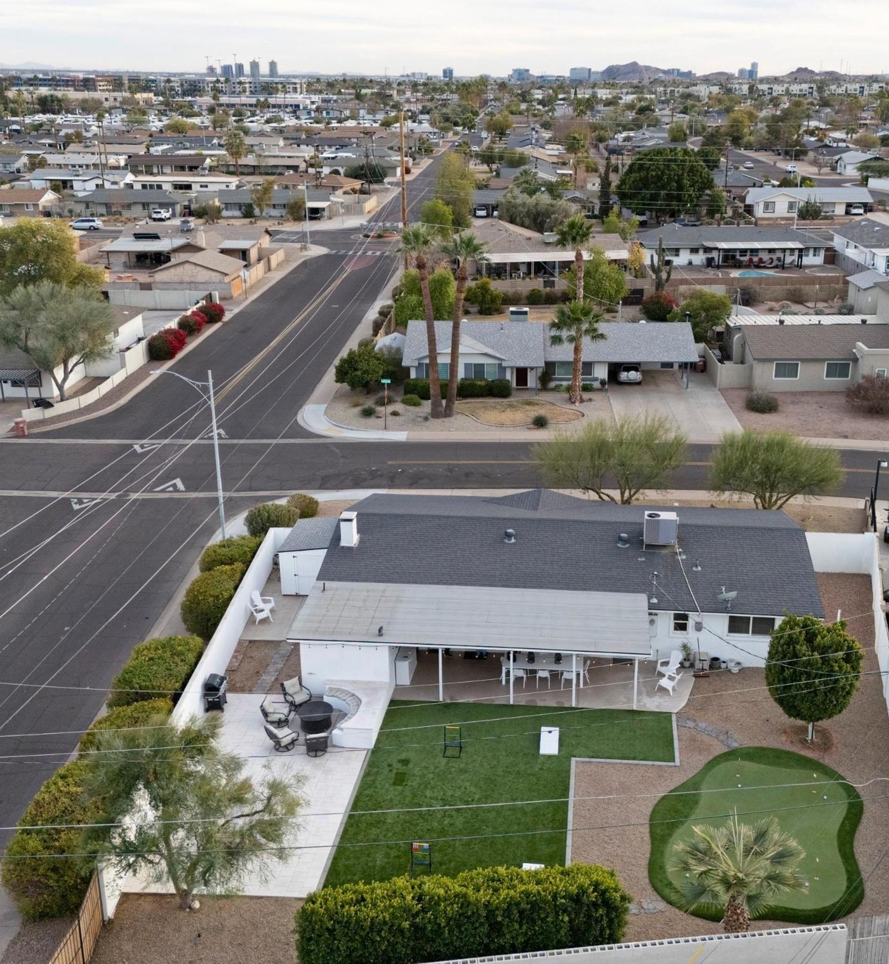 Stylish 3br Retreat With Backyard Oasis Near Old Town *