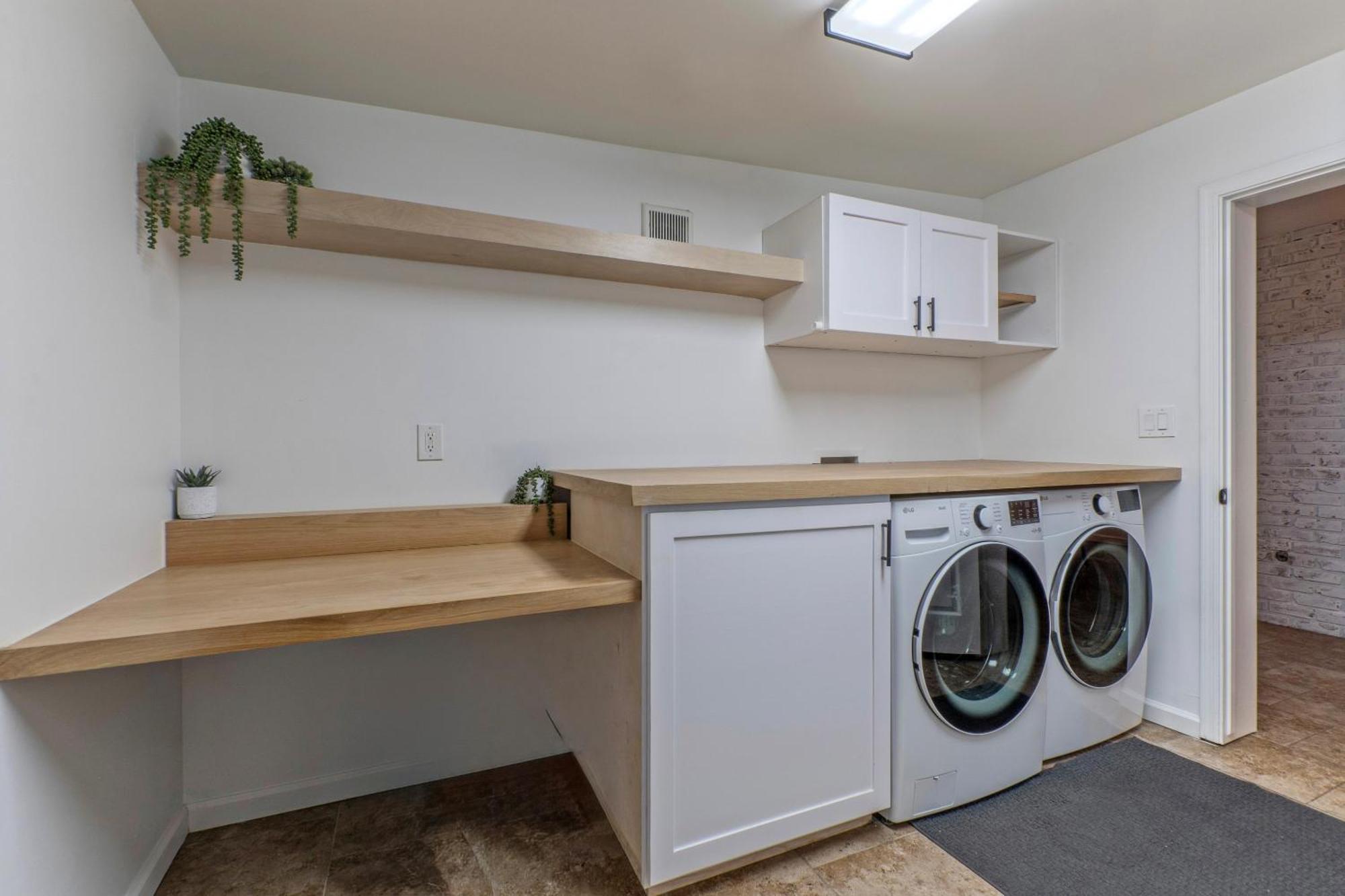 Stylish 3br Retreat With Backyard Oasis Near Old Town Scottsdale