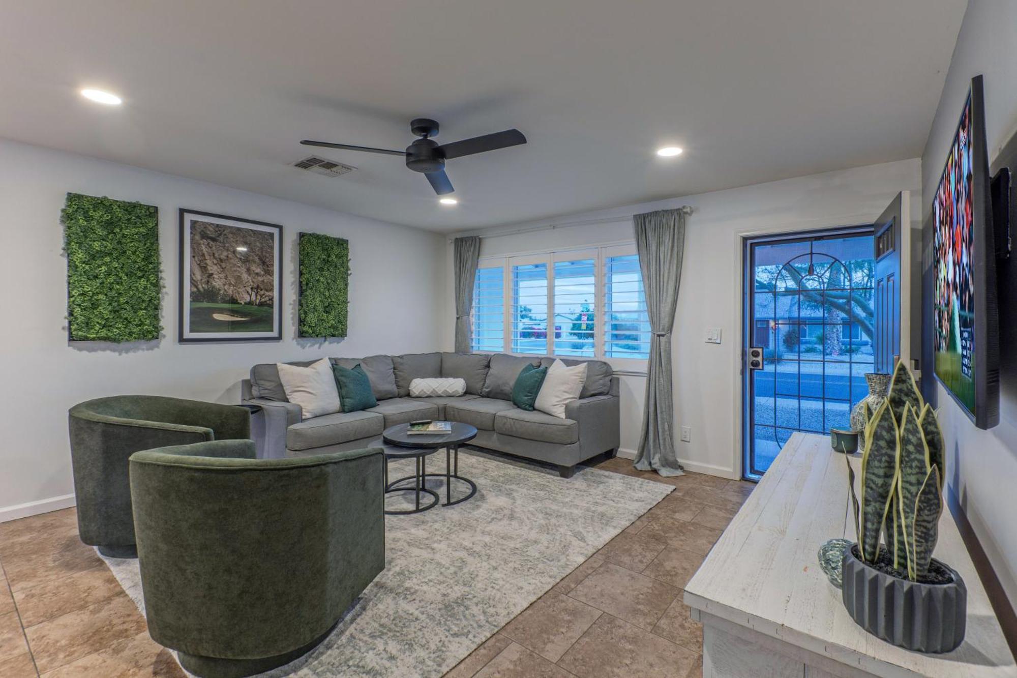 Stylish 3br Retreat With Backyard Oasis Near Old Town Holiday home