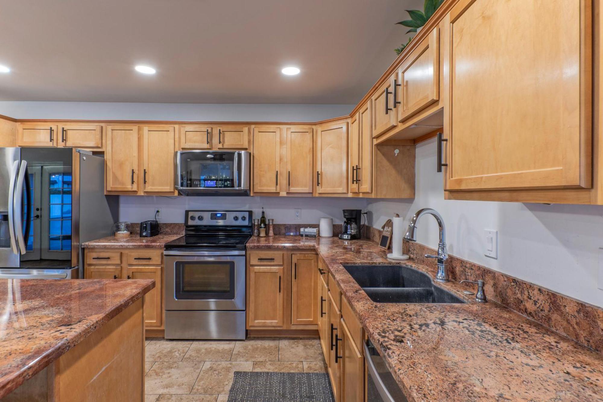 Stylish 3br Retreat With Backyard Oasis Near Old Town Scottsdale