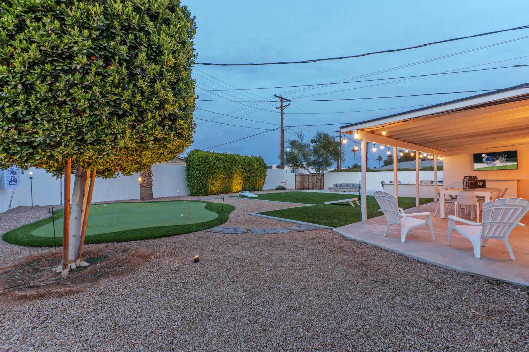 Stylish 3br Retreat With Backyard Oasis Near Old Town *