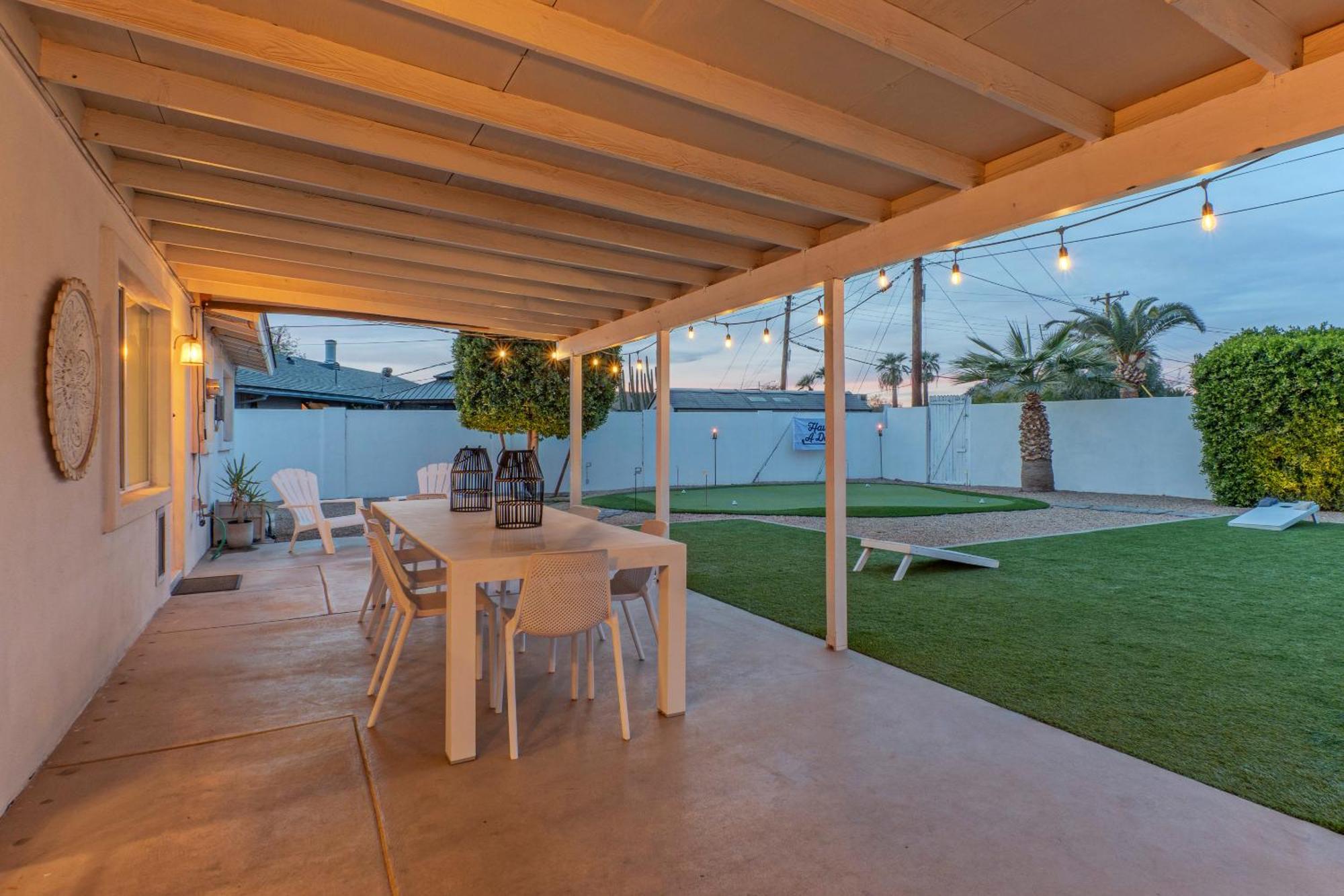 Stylish 3br Retreat With Backyard Oasis Near Old Town Holiday home