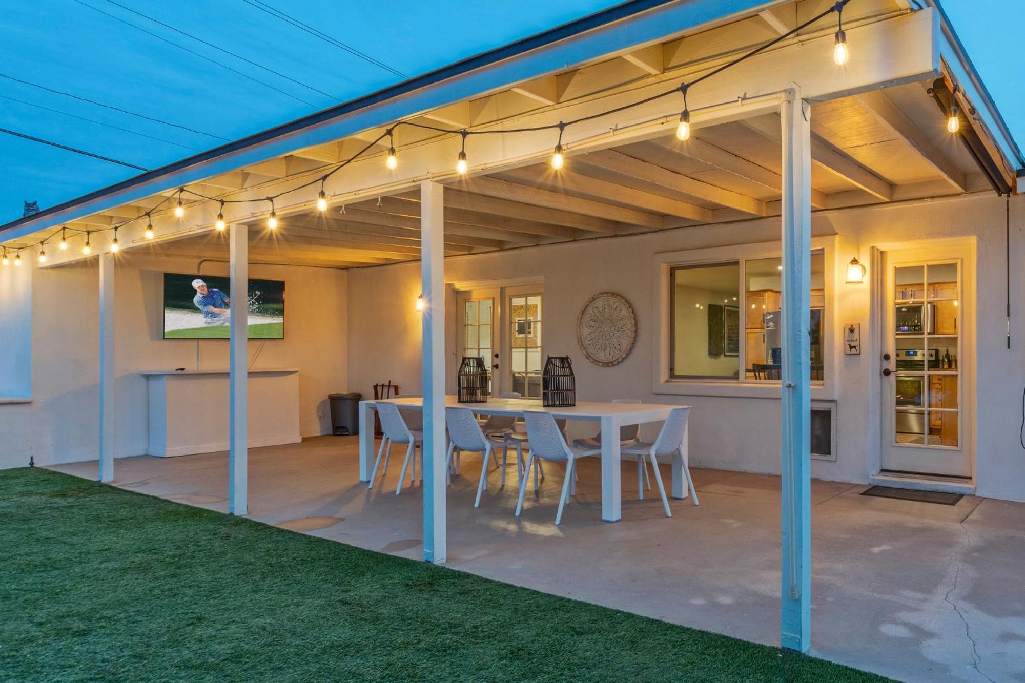 Holiday home Stylish 3br Retreat With Backyard Oasis Near Old Town