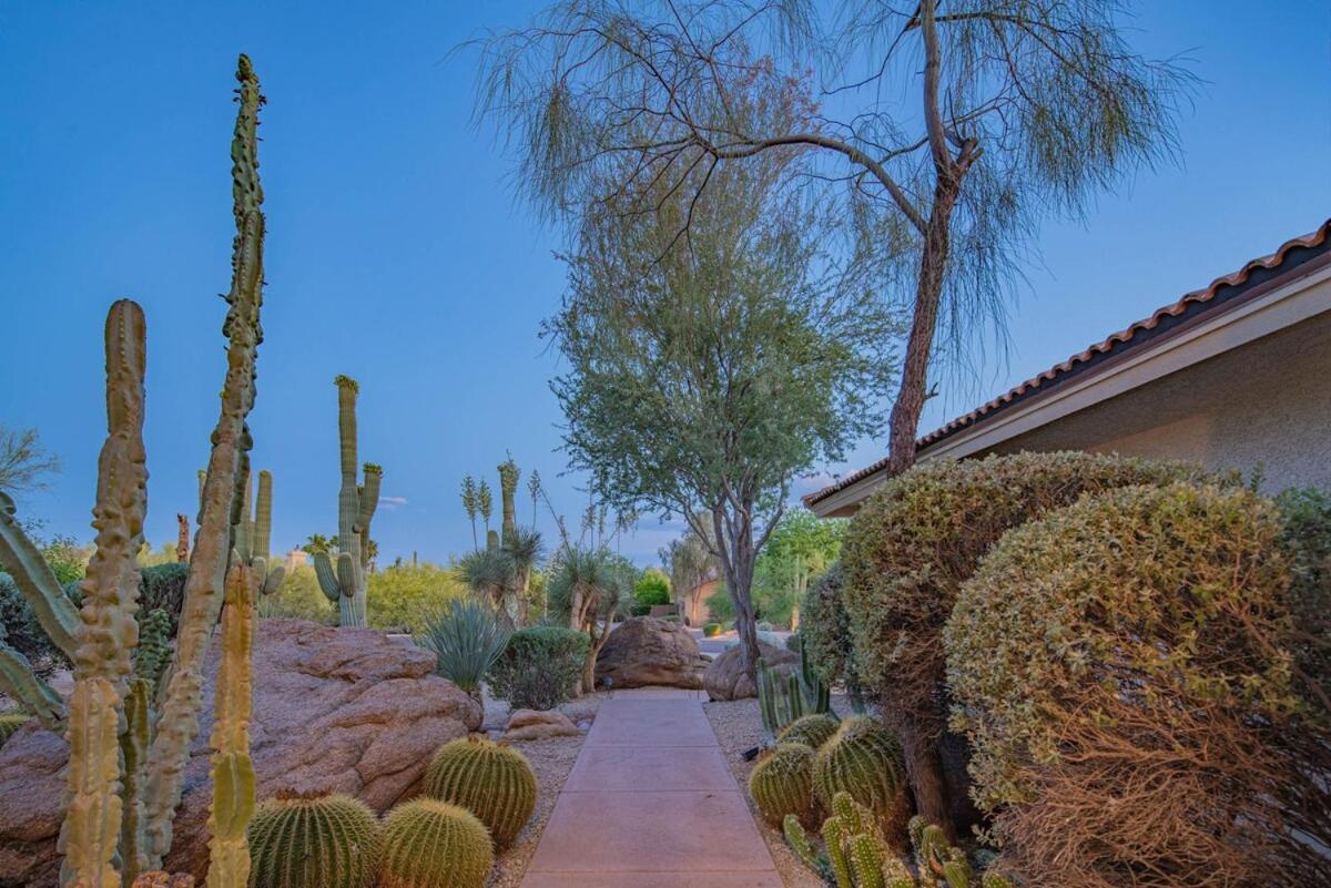Oasis Escape With Hot Tub And Pool Holiday home Scottsdale