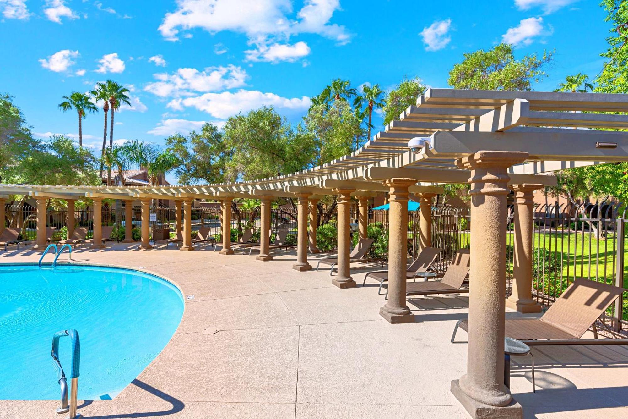 At The Plaza Modern Resort-style 5069 Holiday home Scottsdale