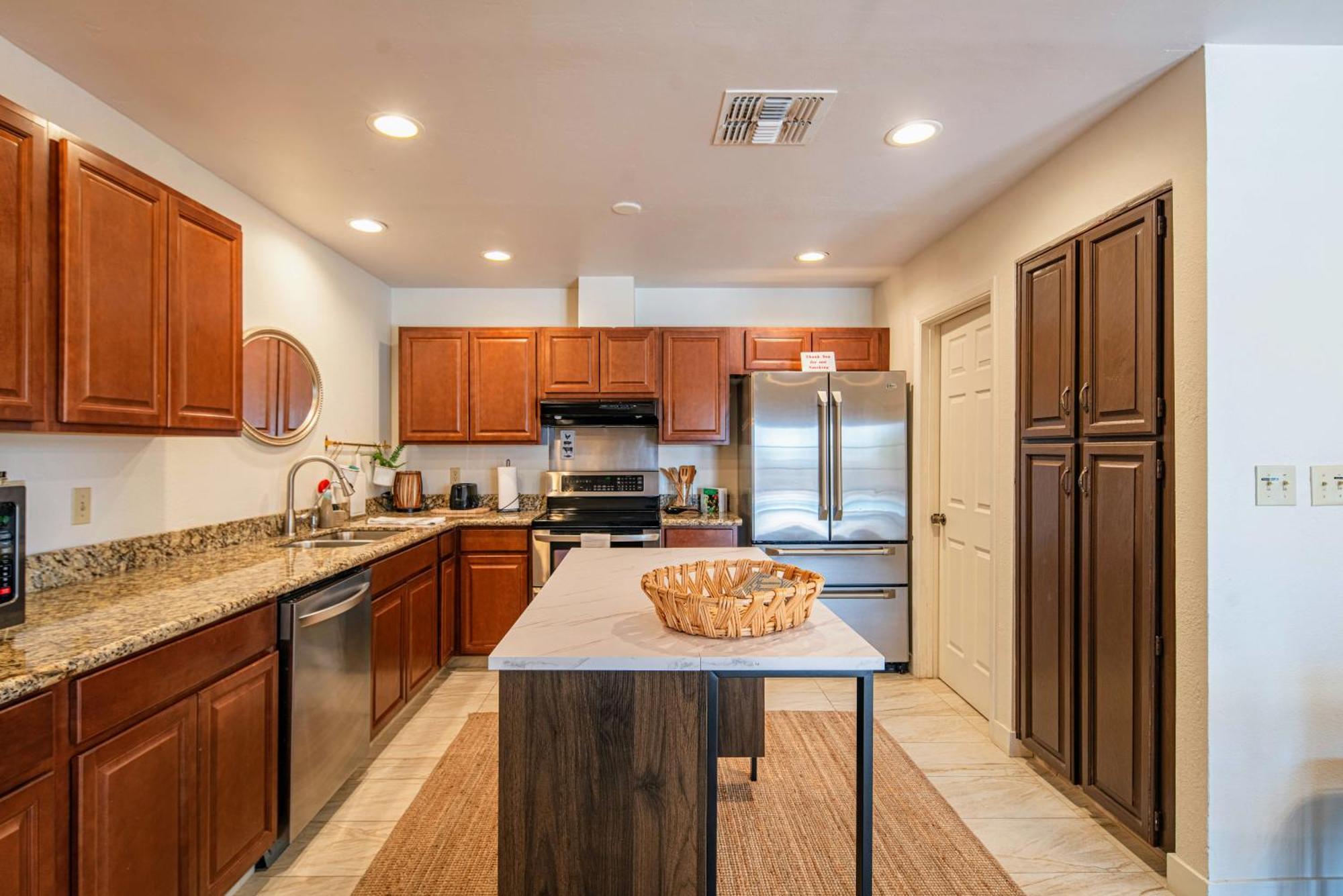 Spacious With Pool, Golf, Game Room, And Two Master *