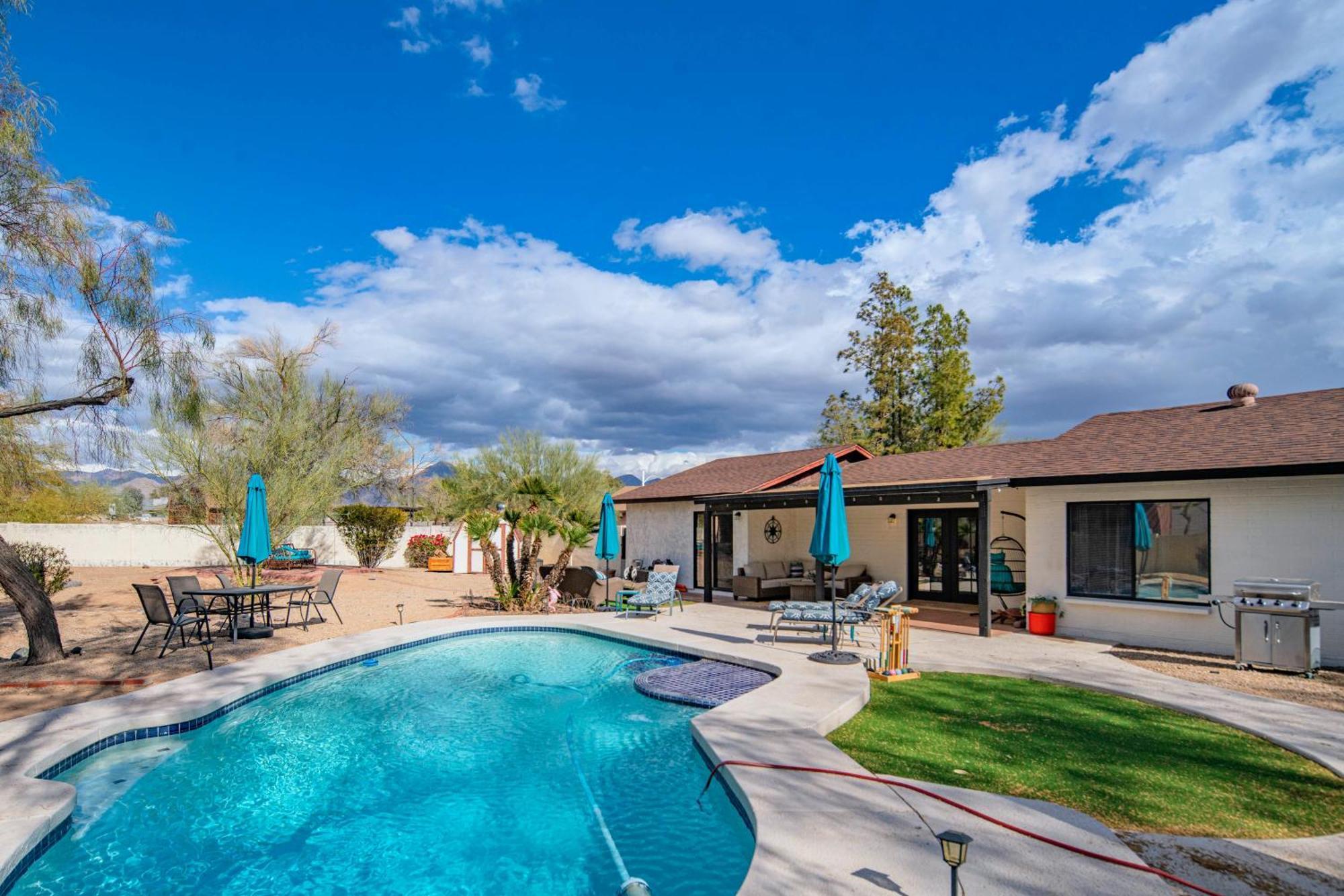 Holiday home Spacious With Pool, Golf, Game Room, And Two Master