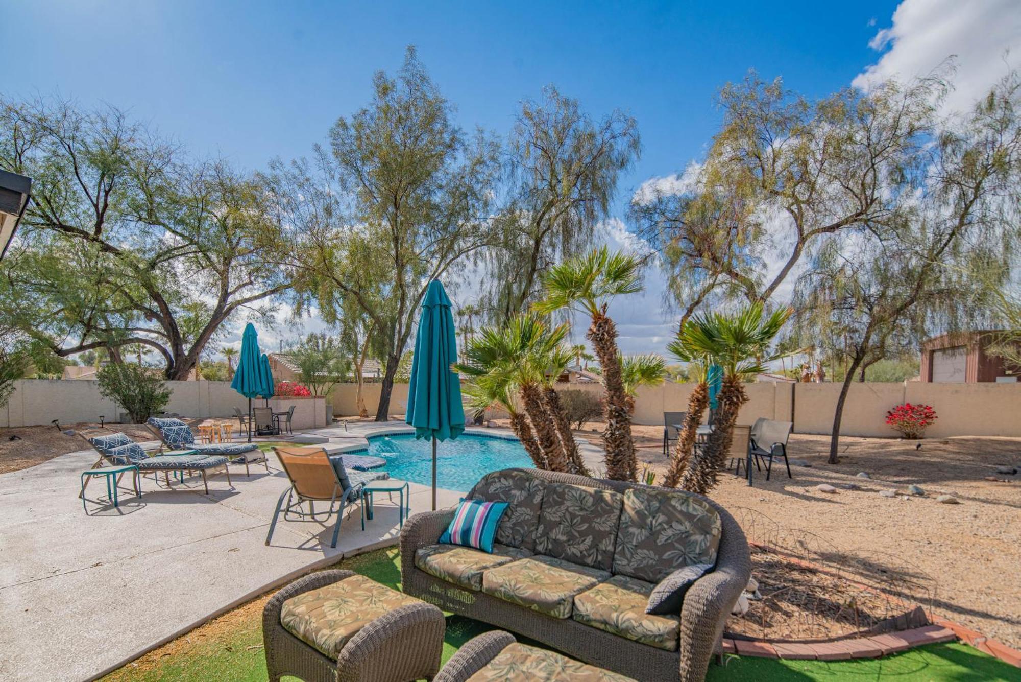 Spacious With Pool, Golf, Game Room, And Two Master Holiday home