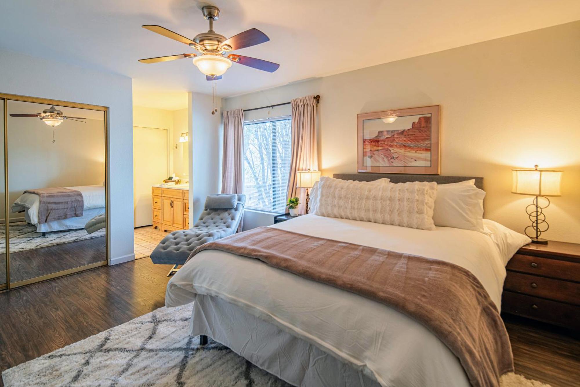 Spacious With Pool, Golf, Game Room, And Two Master Scottsdale