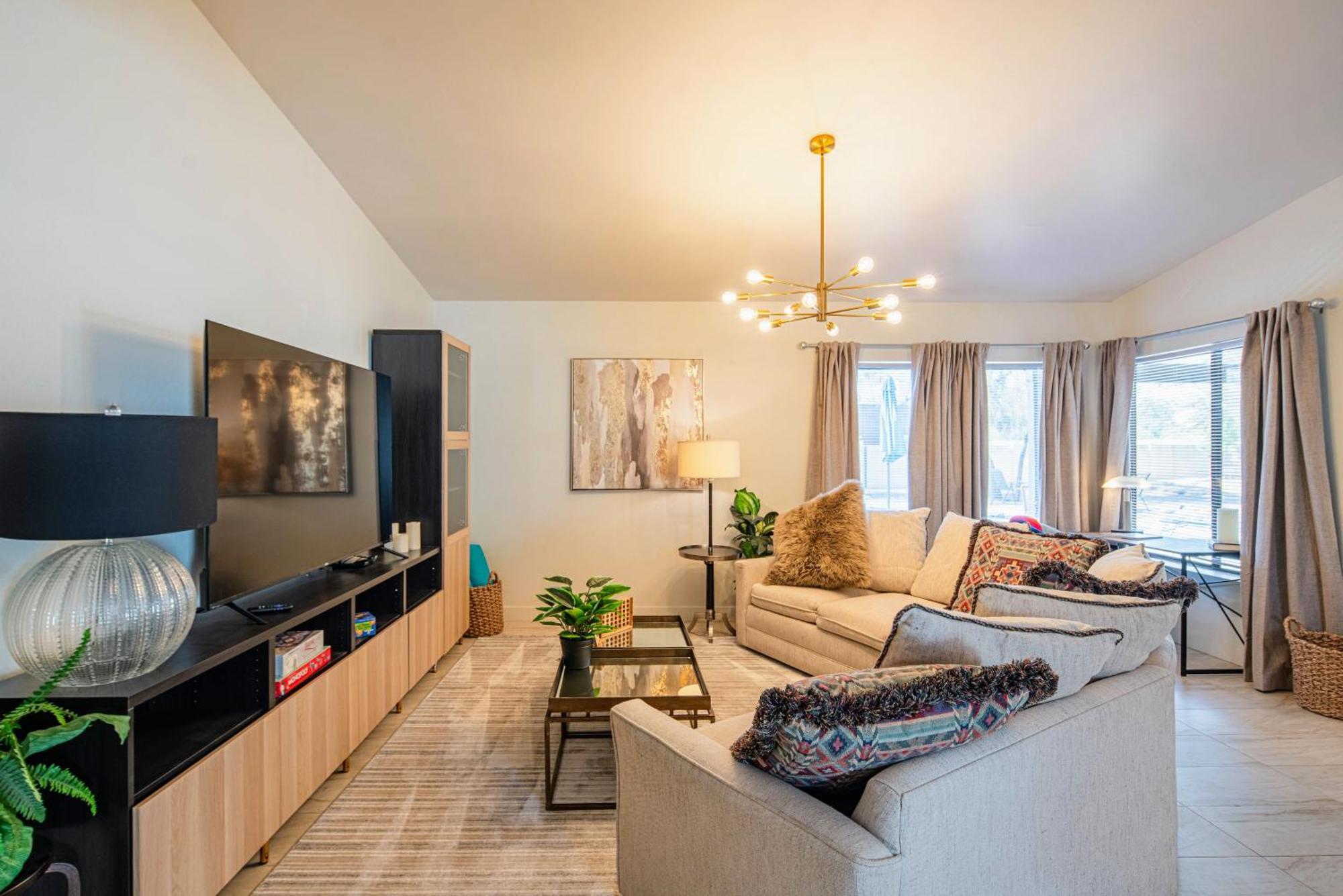 Spacious With Pool, Golf, Game Room, And Two Master * Scottsdale