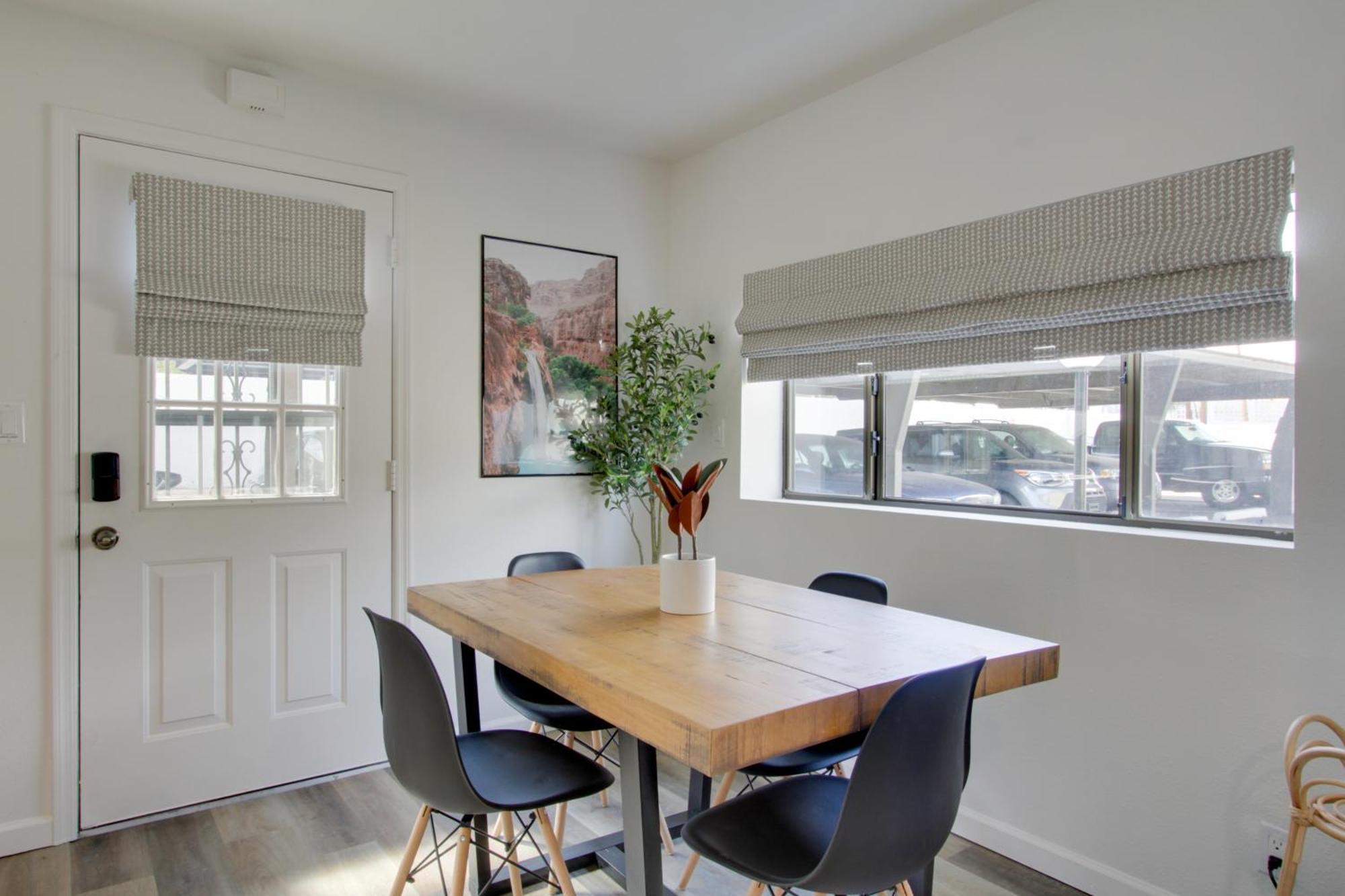 Community Pool, 3 Mi To Old Town Apartment