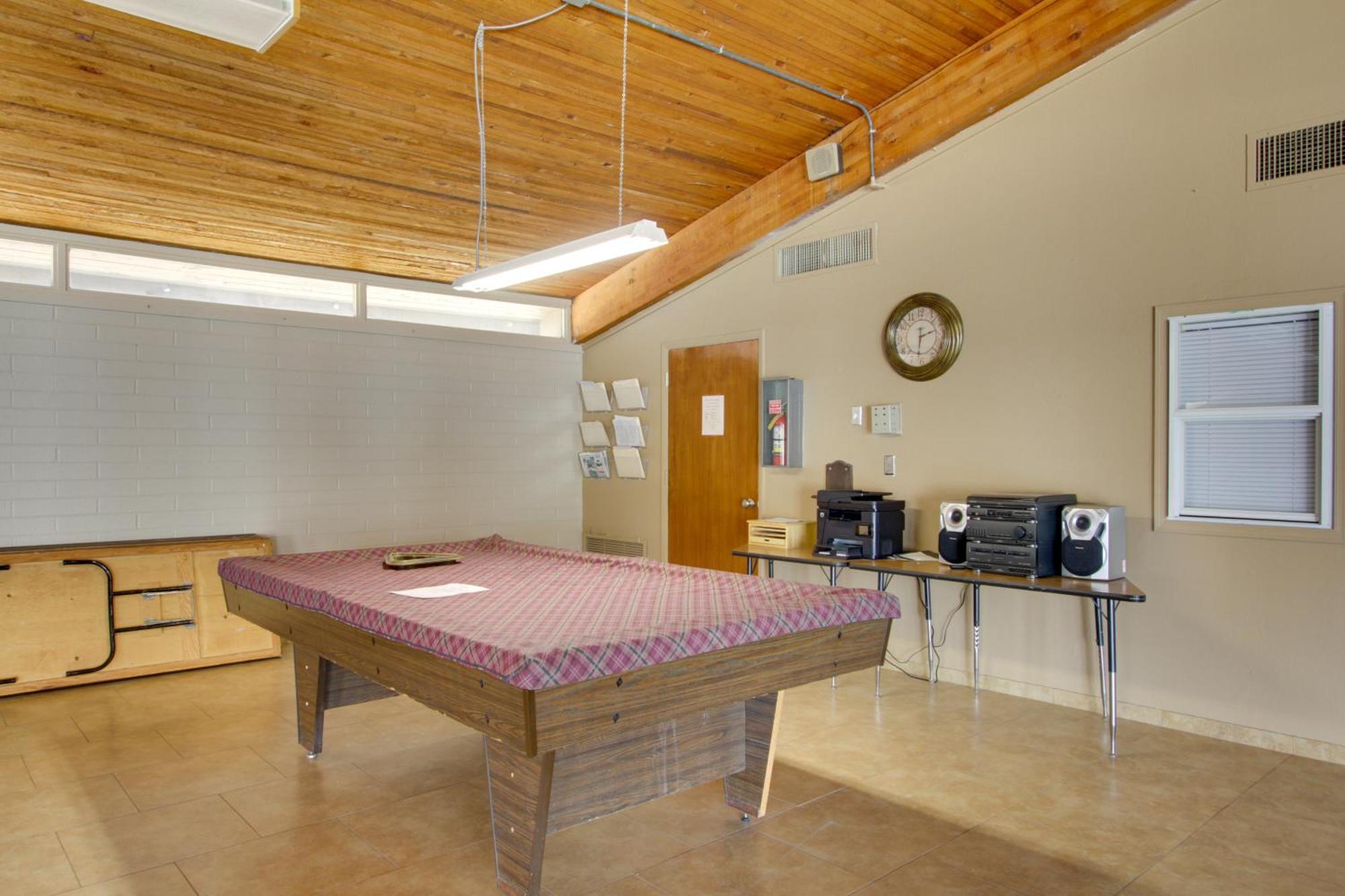 Community Pool, 3 Mi To Old Town Apartment