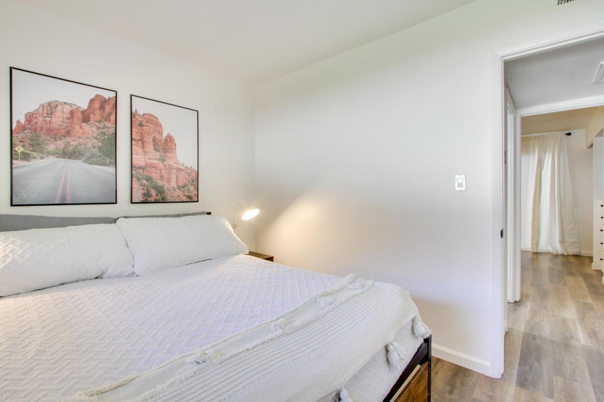 Community Pool, 3 Mi To Old Town Apartment