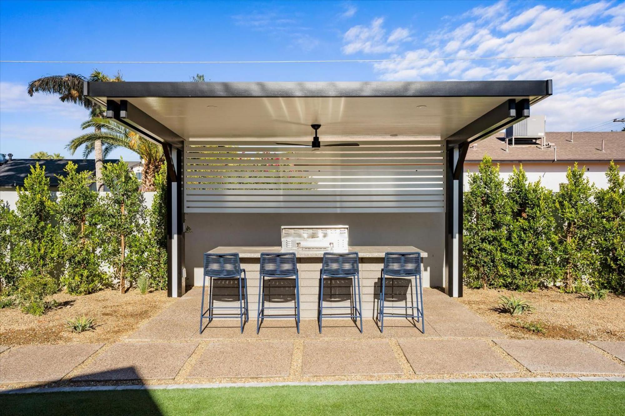 Luxe Villa, Private Pool Putting And Bbq