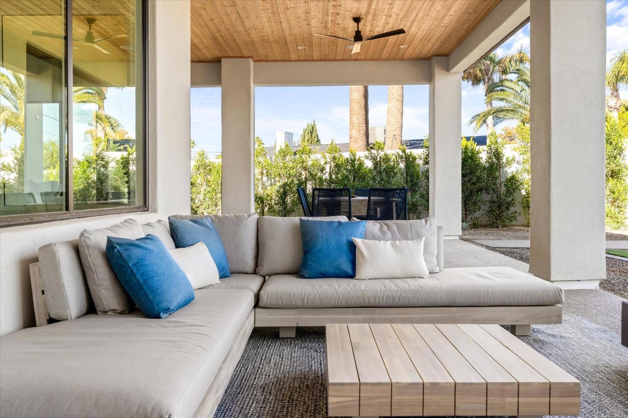 Luxe Villa, Private Pool Putting And Bbq