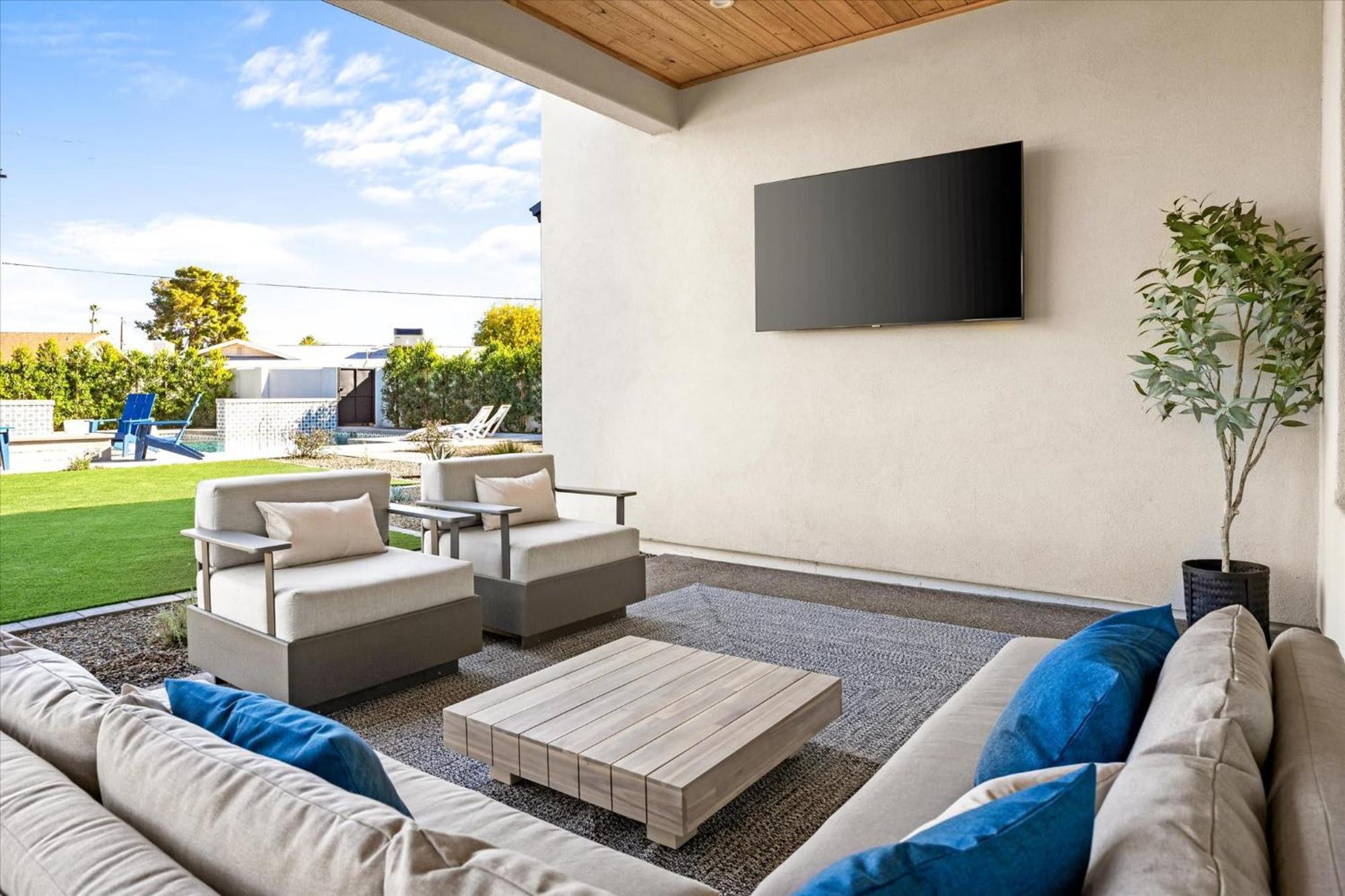 Luxe Villa, Private Pool Putting And Bbq Villa