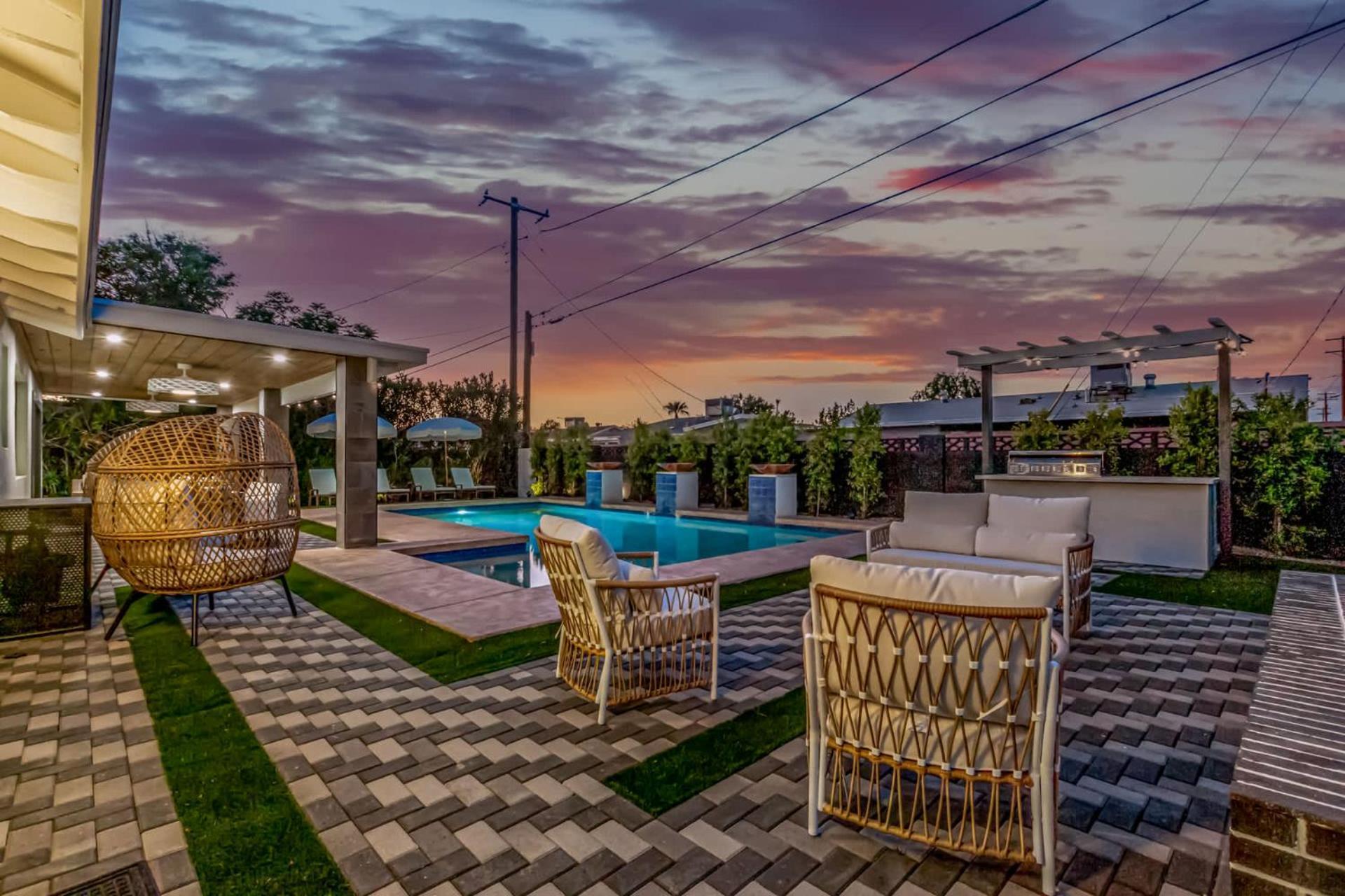 The Kensington Custom Retreat *