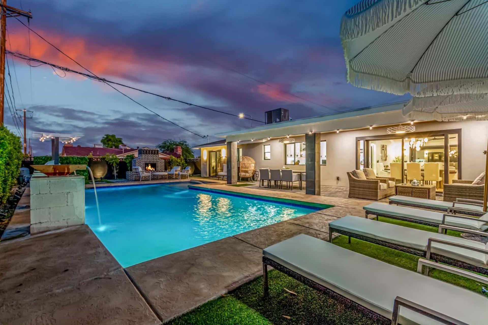 The Kensington Custom Retreat Holiday home