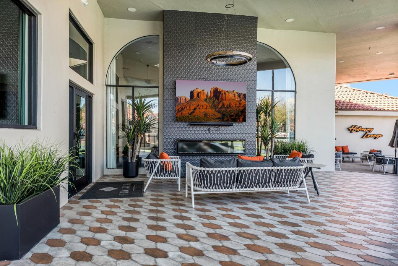 Stylish Retreat Pool Gym For 6