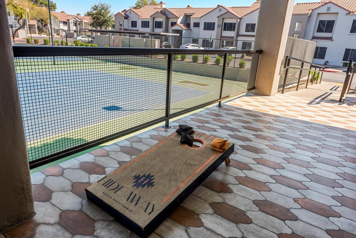 Apartment Stylish Retreat Pool Gym For 6
