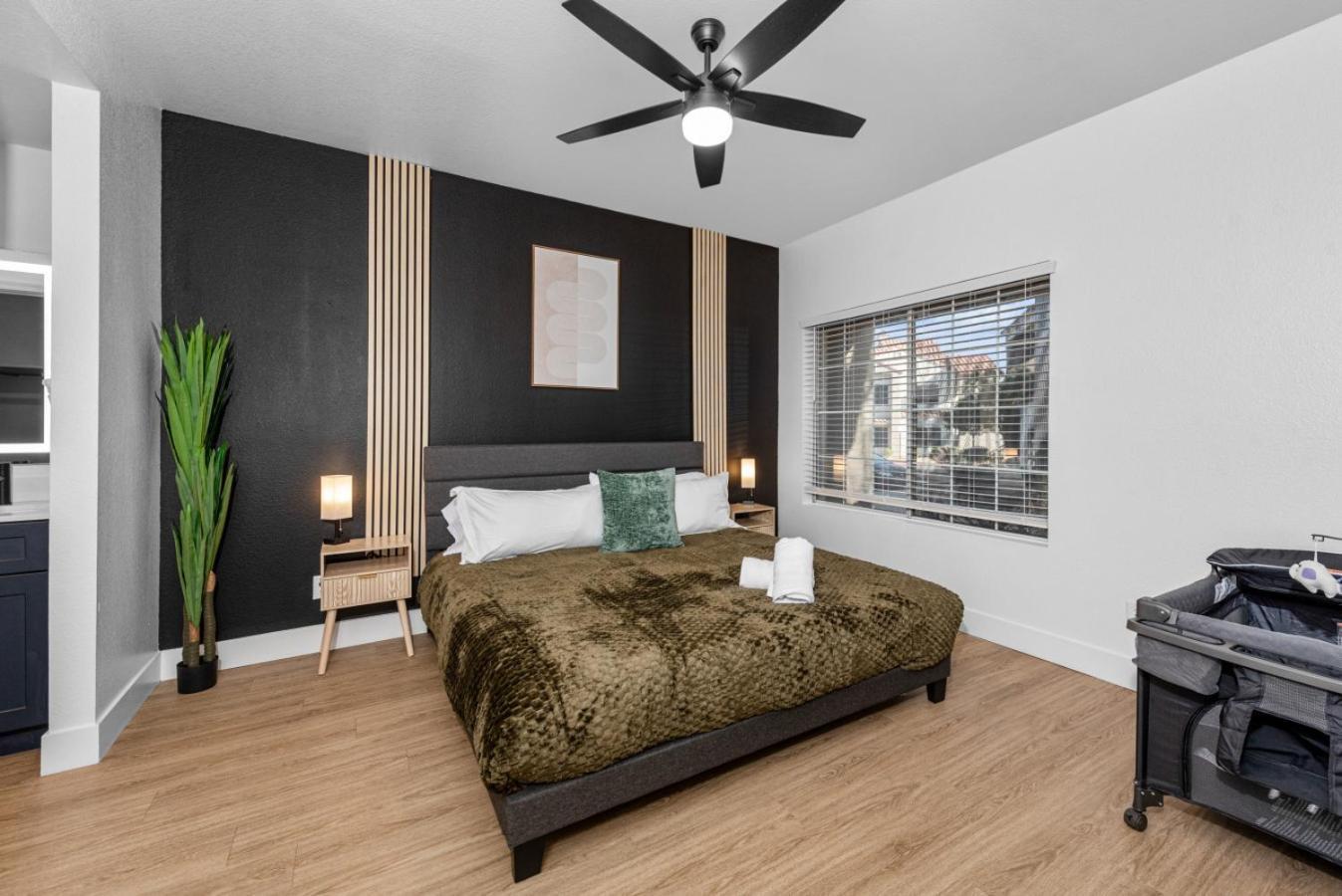 Apartment Retreat Pools Gym Hot Tub Yoga