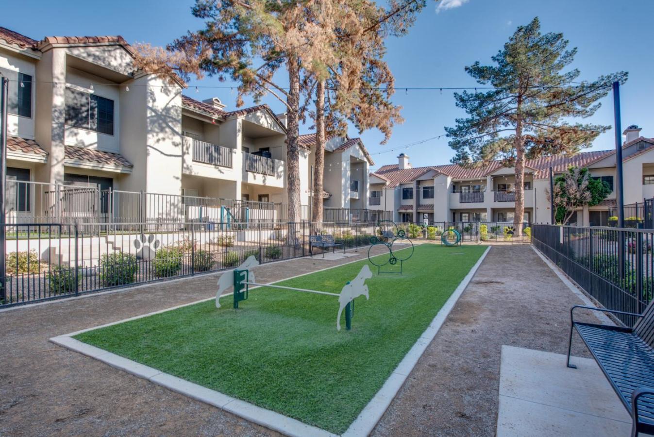 Modern Escape Pool Bbq Media * Scottsdale