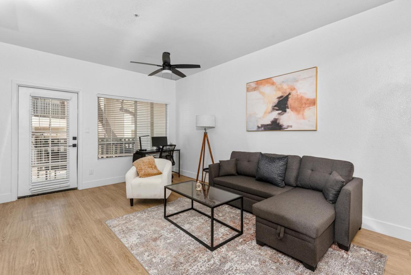 Apartment Retreat Pools Gym Hot Tub Yoga *