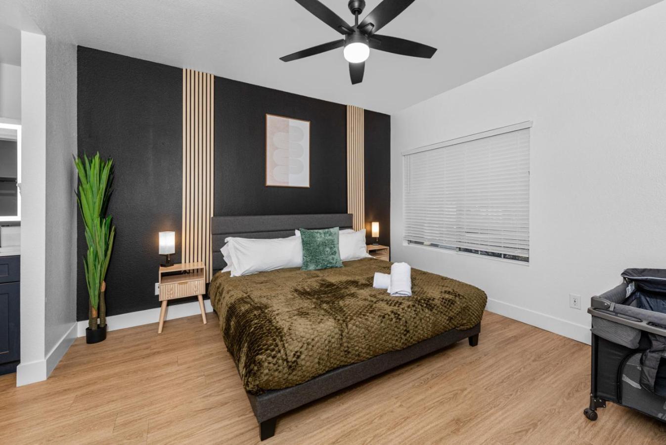 Apartment Modern Escape Pool Bbq Media Scottsdale