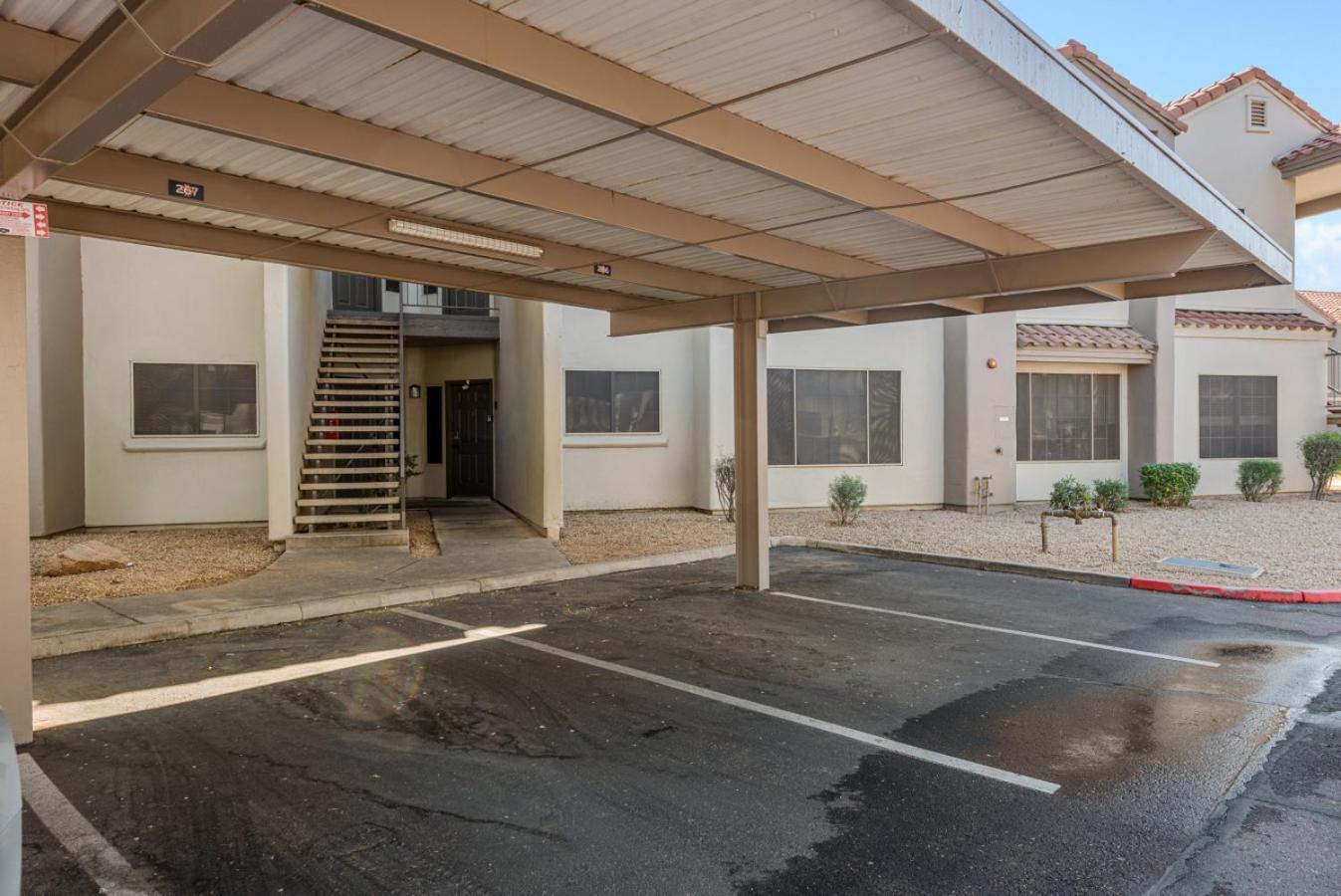 Modern Escape Pool Bbq Media Apartment Scottsdale