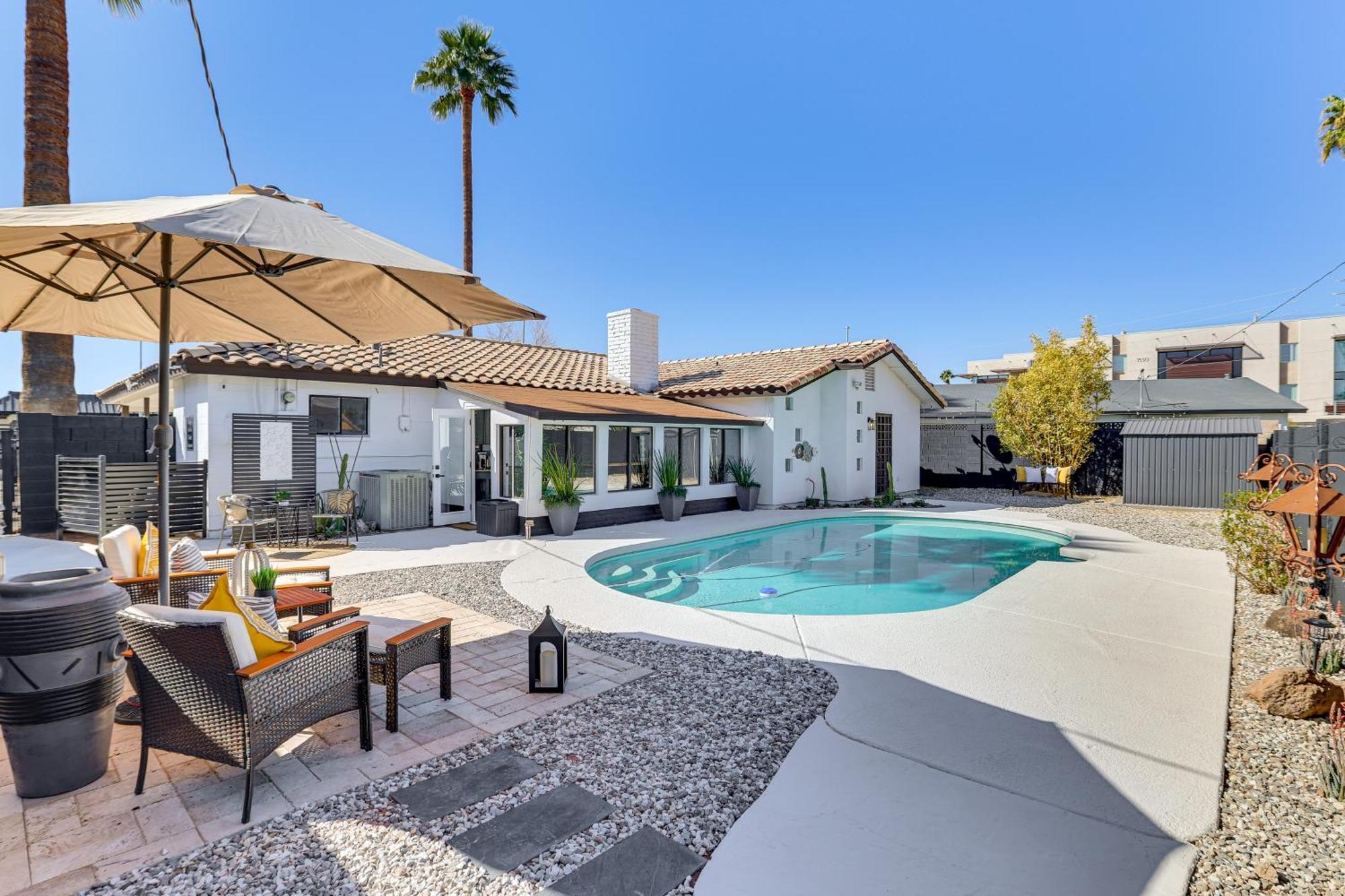 Walk To Stadium Remodeled Home! Scottsdale