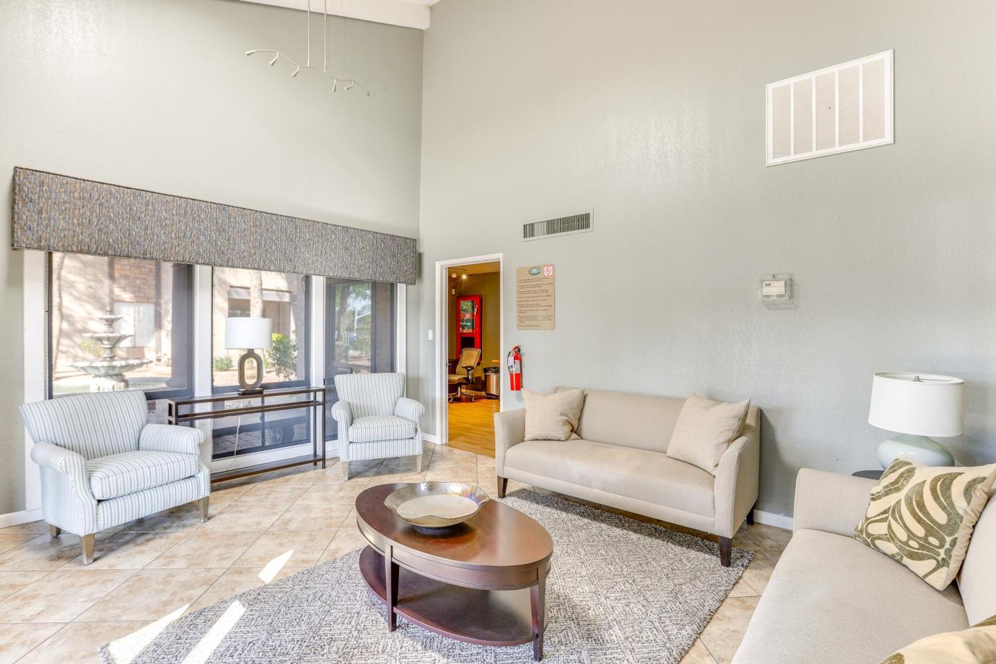 Apartment Pool And Hot Tub Access Cozy In Scottsdale! Scottsdale