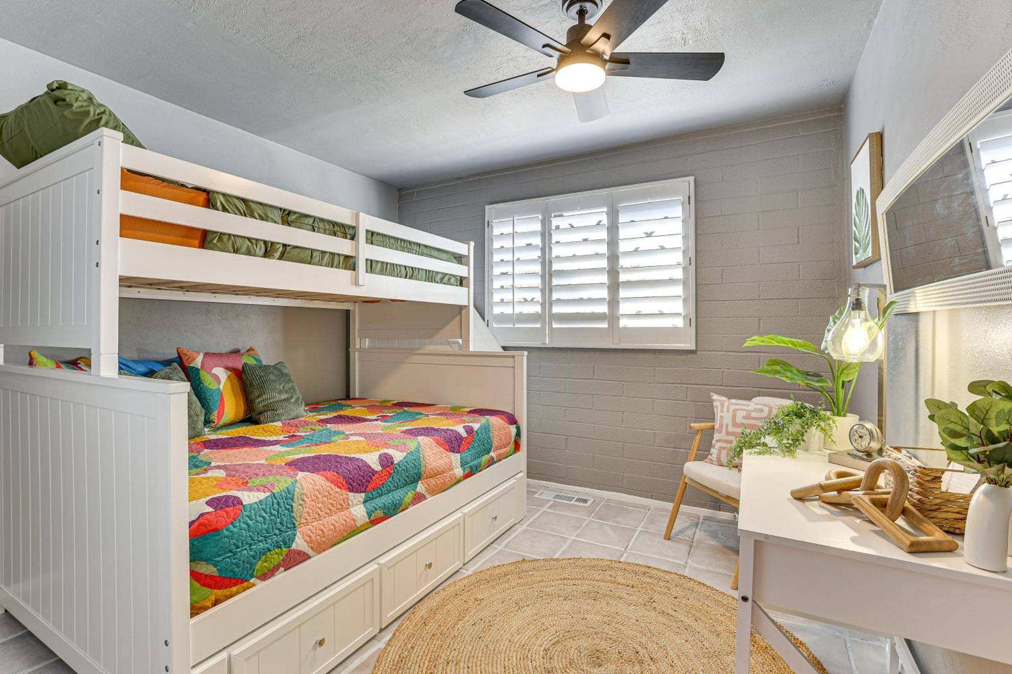Walk To Stadium Remodeled Home! Scottsdale