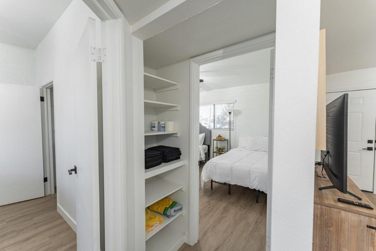 Apartment Old Town 2 Bedroom Apt, Gated Patio & Amenities