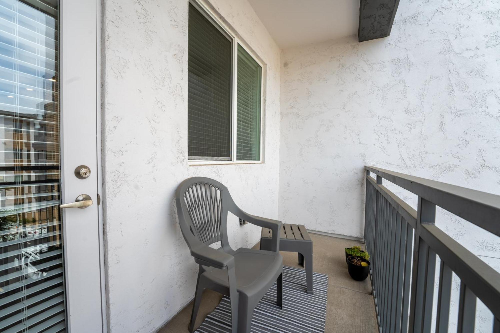 Apartment Gateway To Old Town King 1 Bedroom With Balcony Scottsdale